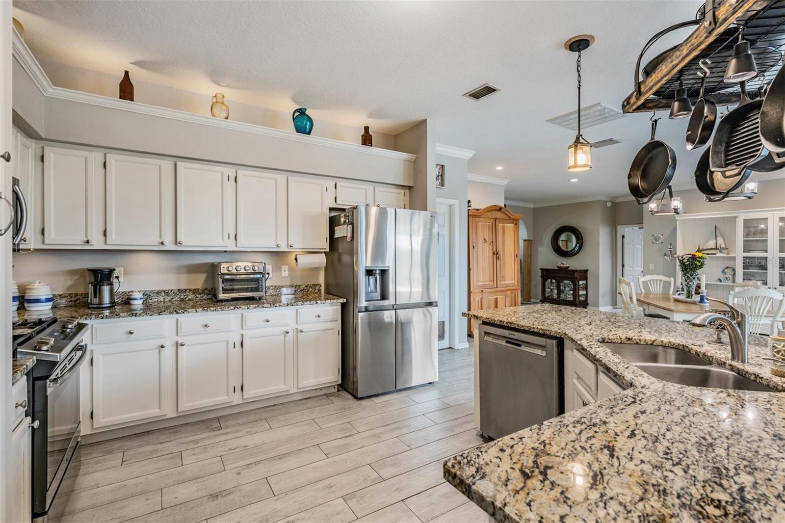 Image 5 of 49 For 15922 Muirfield Drive