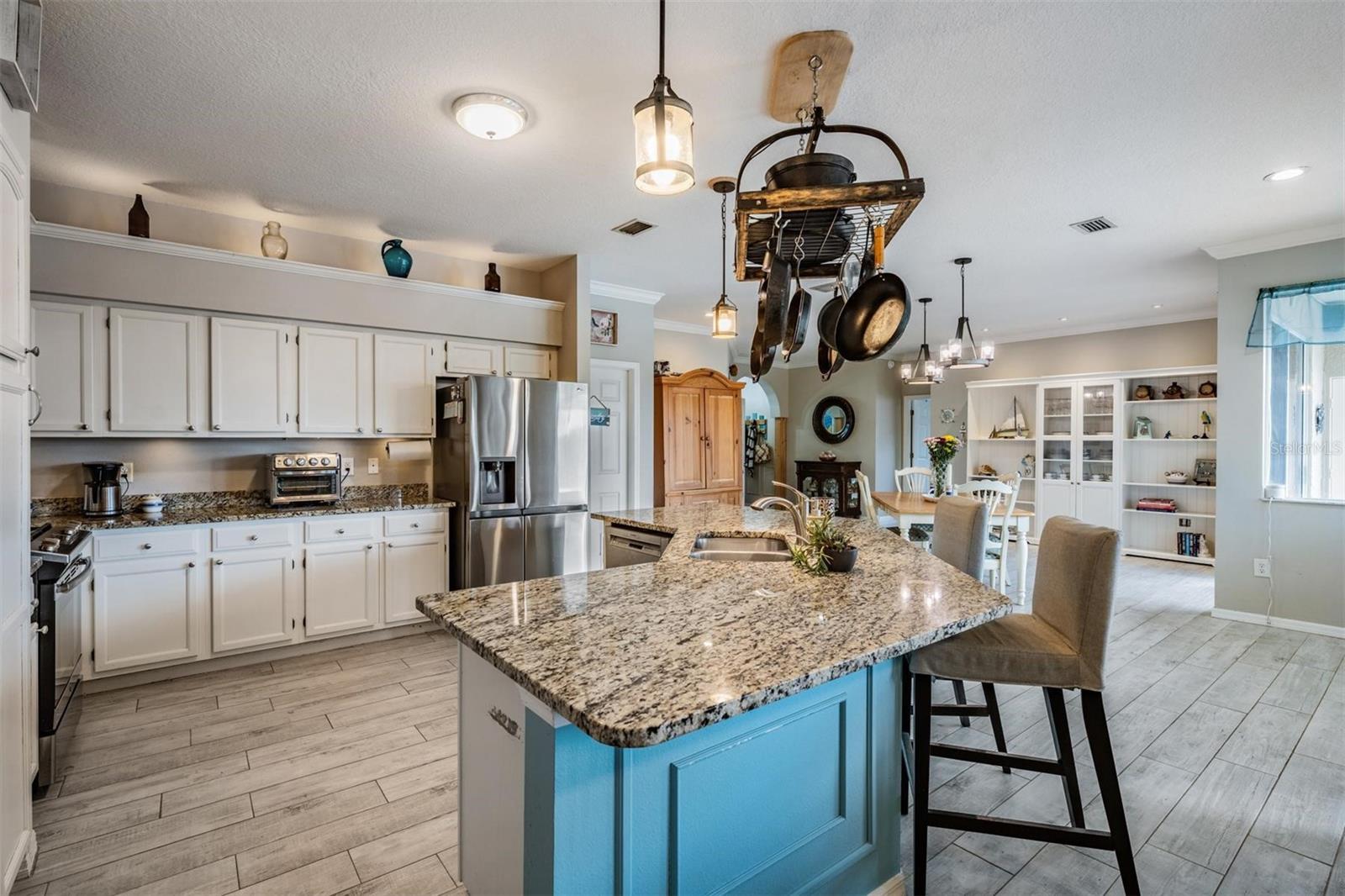 Image 6 of 49 For 15922 Muirfield Drive