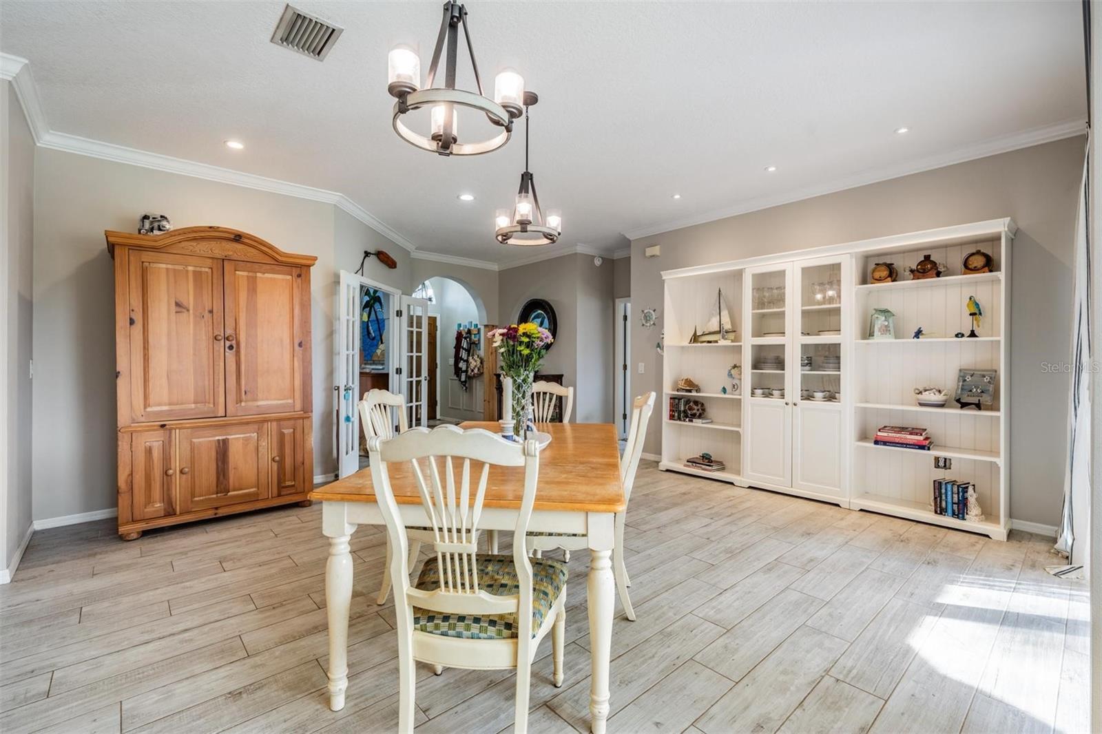 Image 7 of 49 For 15922 Muirfield Drive