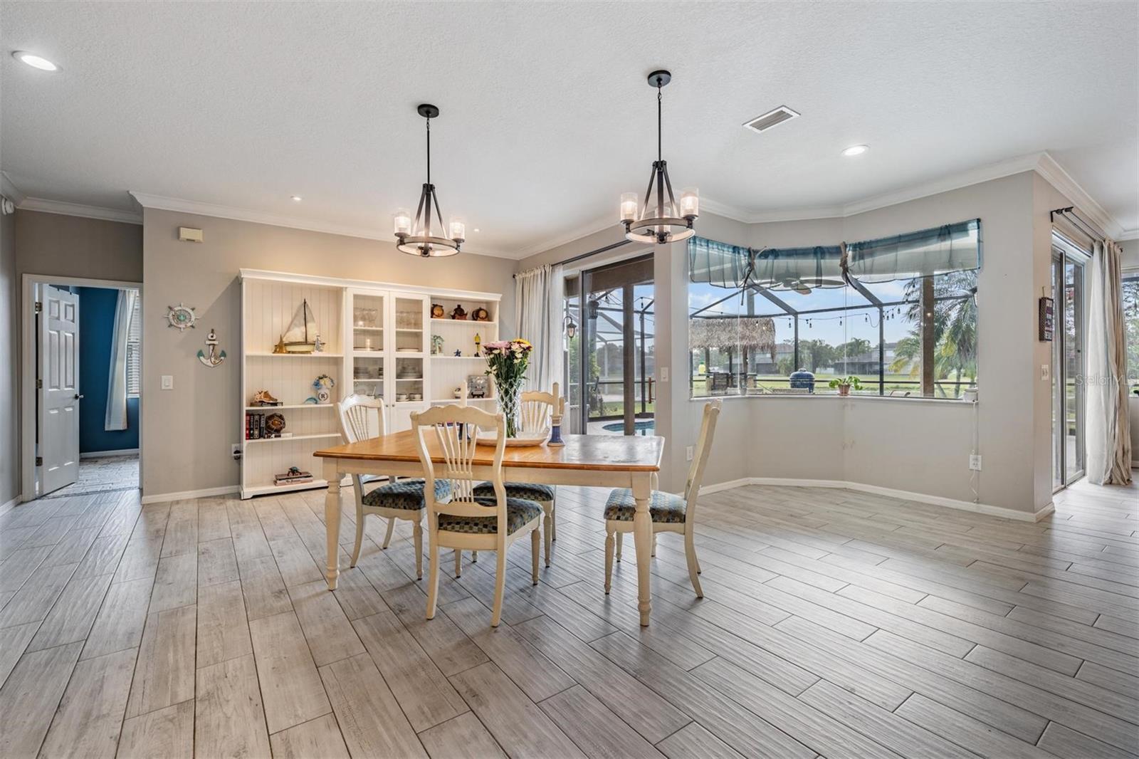 Image 8 of 49 For 15922 Muirfield Drive