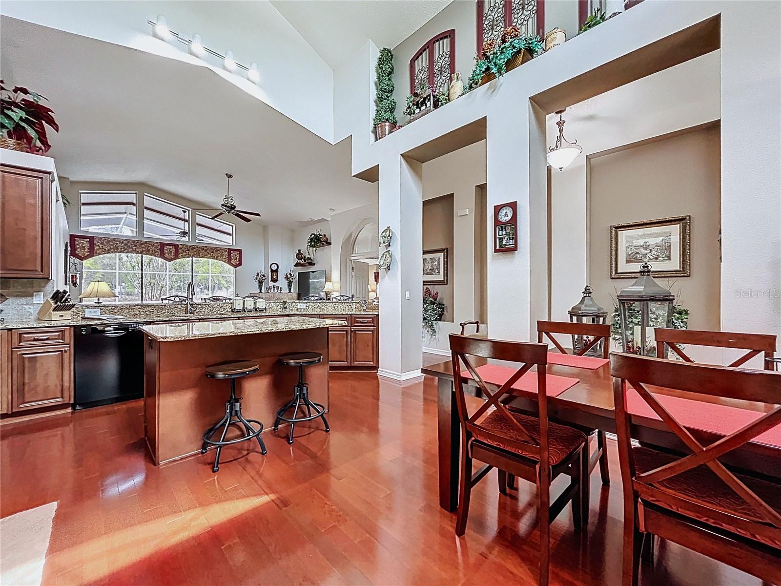 Image 11 of 50 For 22707 Laureldale Drive