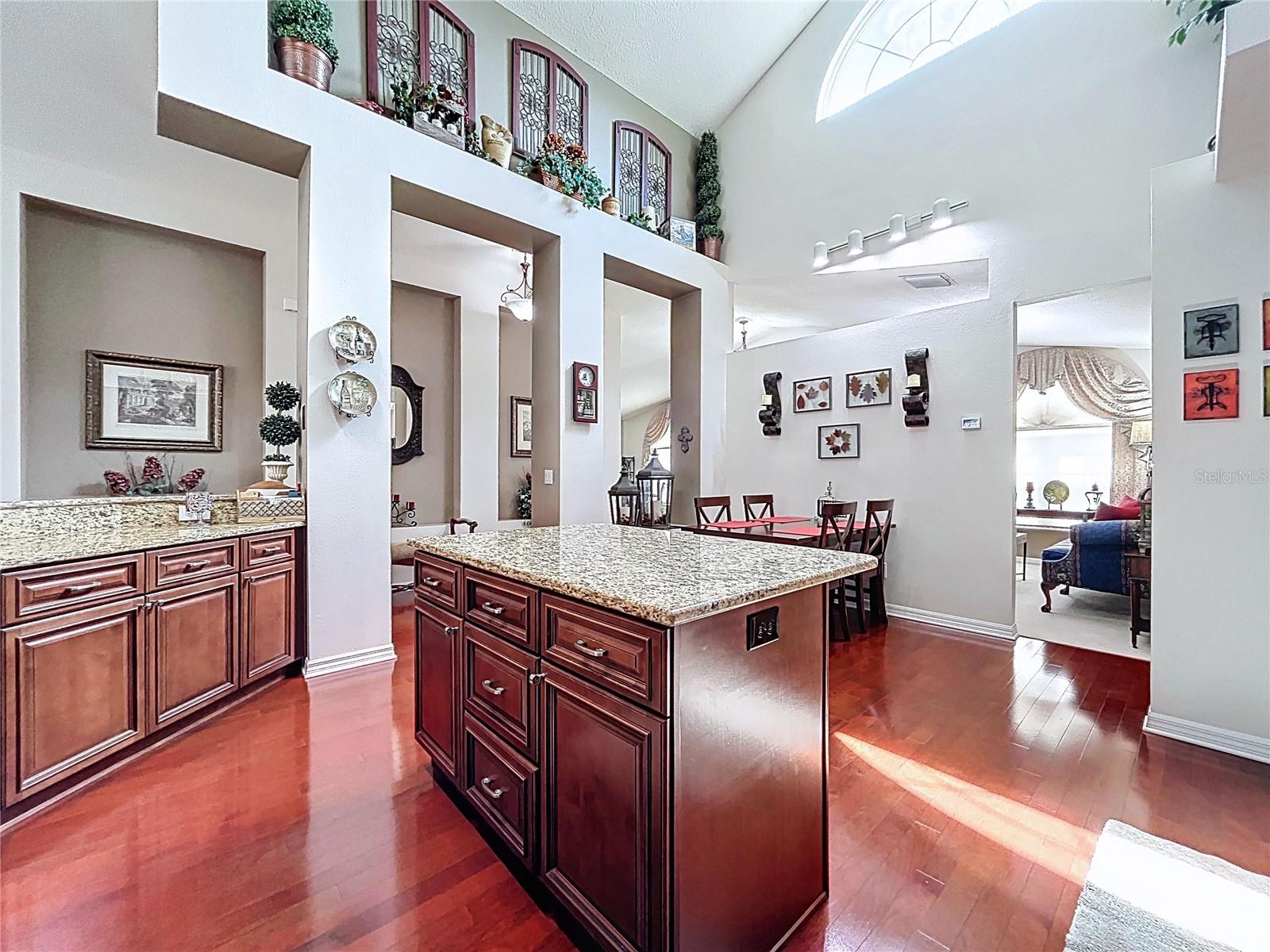 Image 12 of 50 For 22707 Laureldale Drive