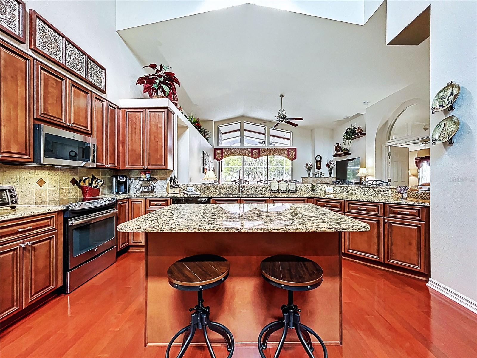 Image 13 of 50 For 22707 Laureldale Drive