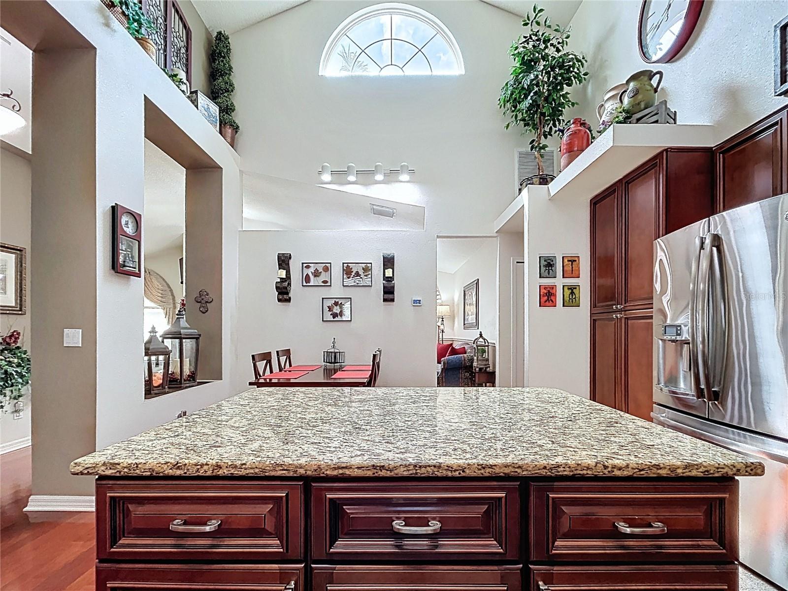 Image 15 of 50 For 22707 Laureldale Drive