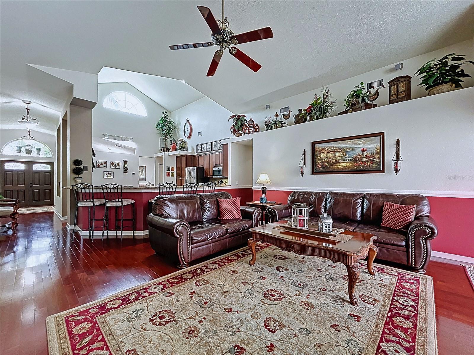 Image 19 of 50 For 22707 Laureldale Drive