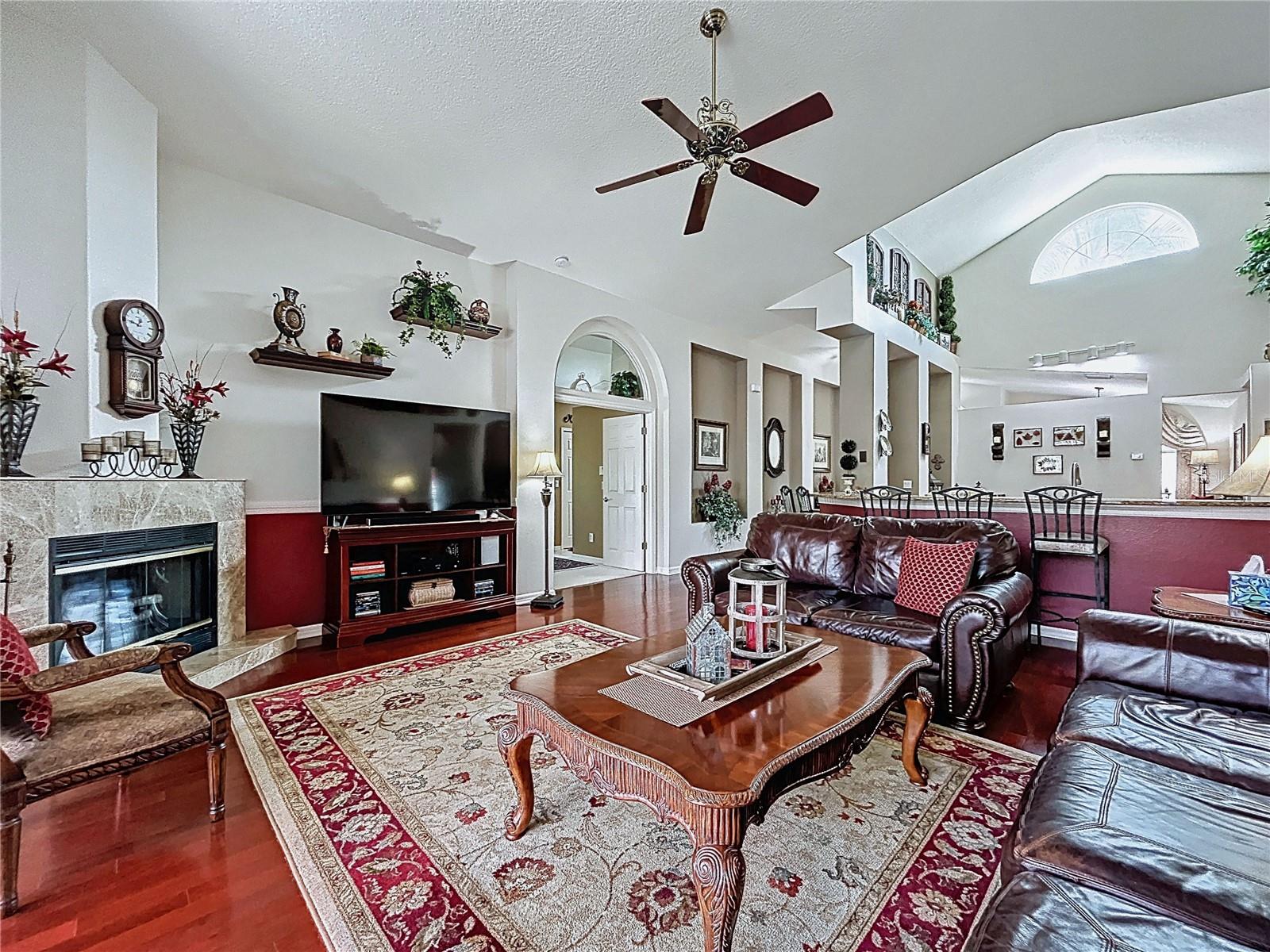 Image 20 of 50 For 22707 Laureldale Drive