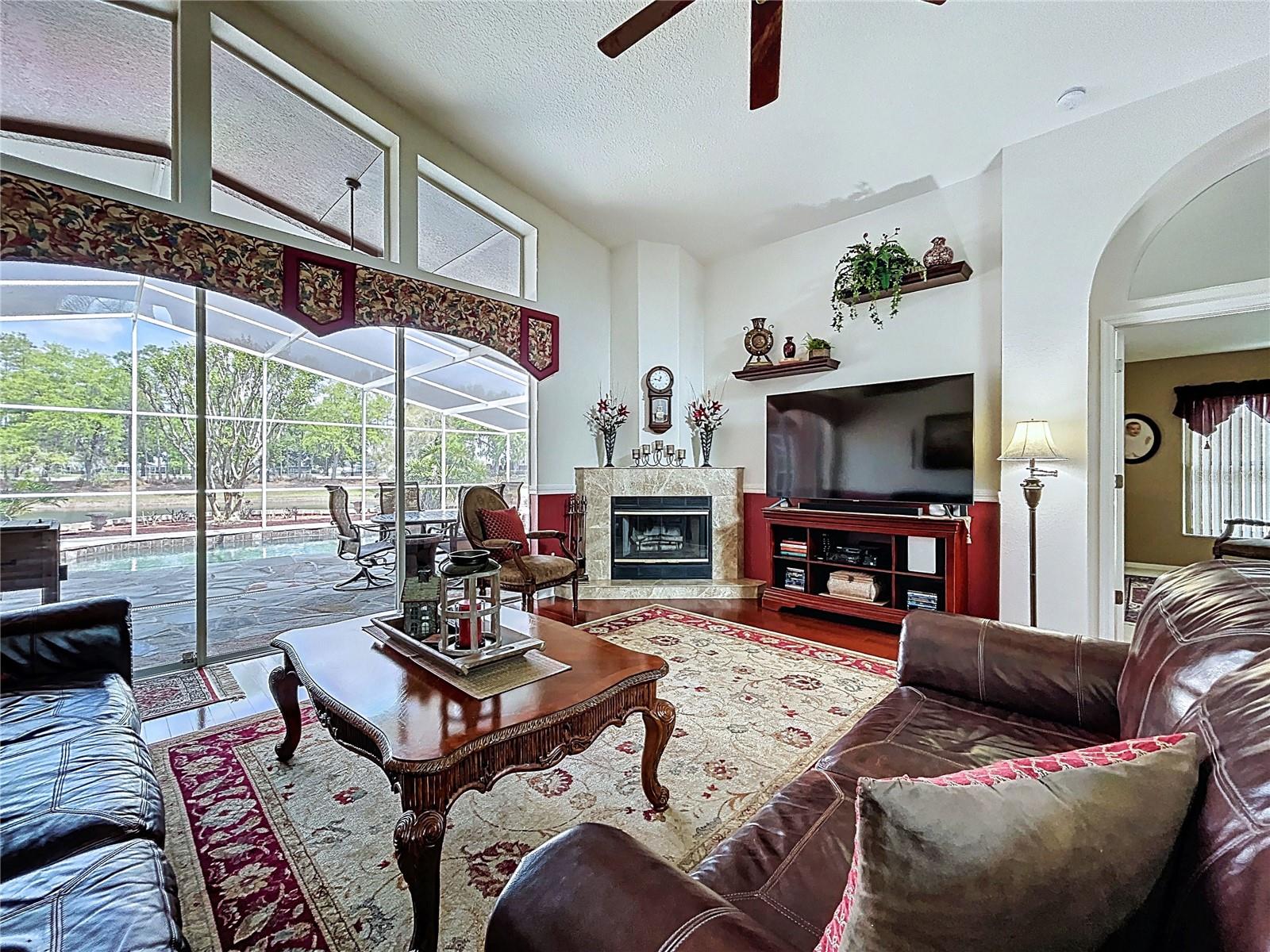 Image 23 of 50 For 22707 Laureldale Drive