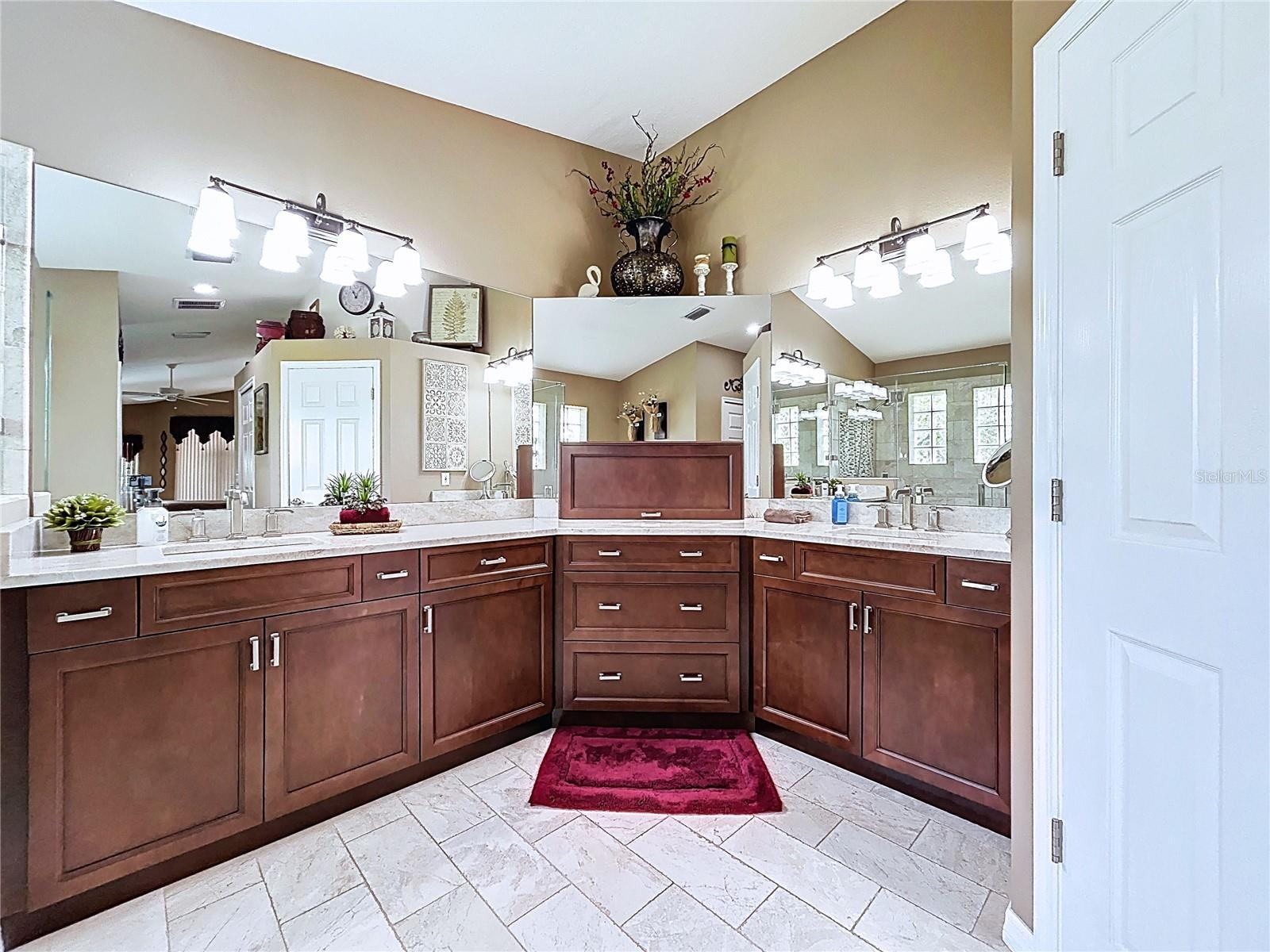 Image 34 of 50 For 22707 Laureldale Drive