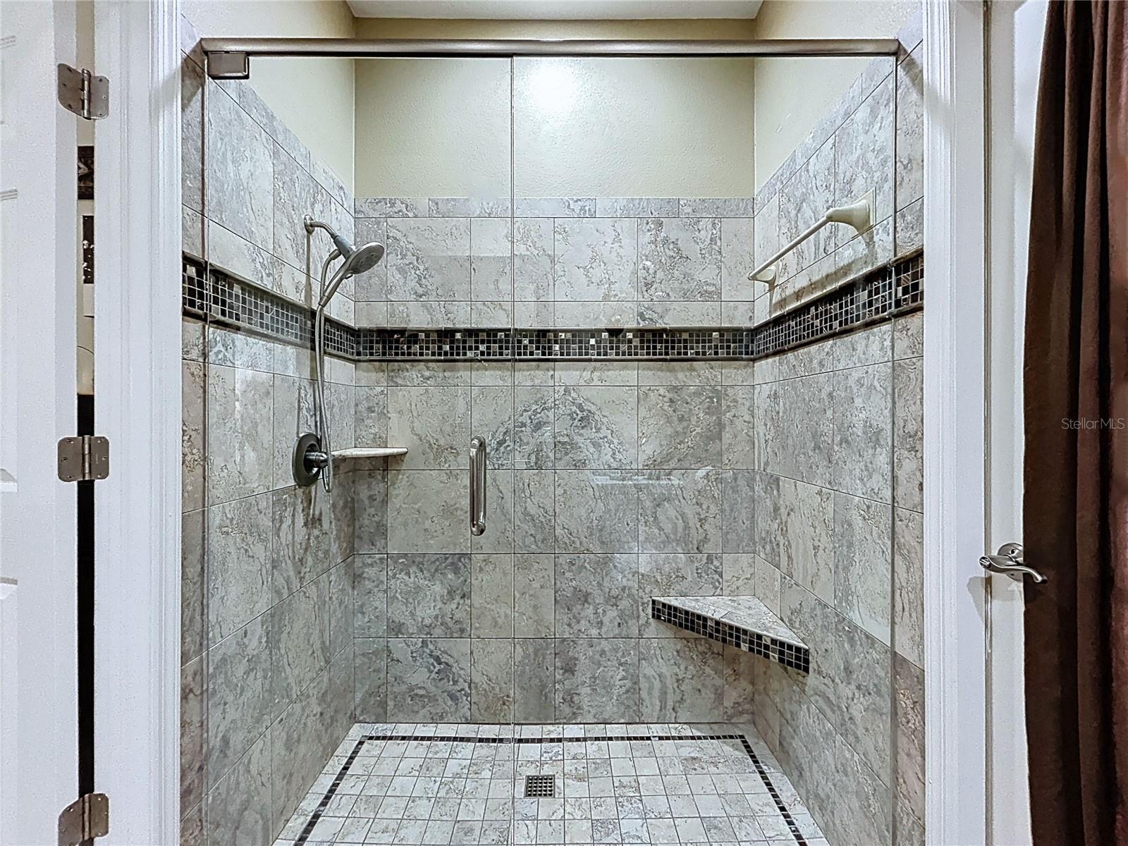 Image 36 of 50 For 22707 Laureldale Drive