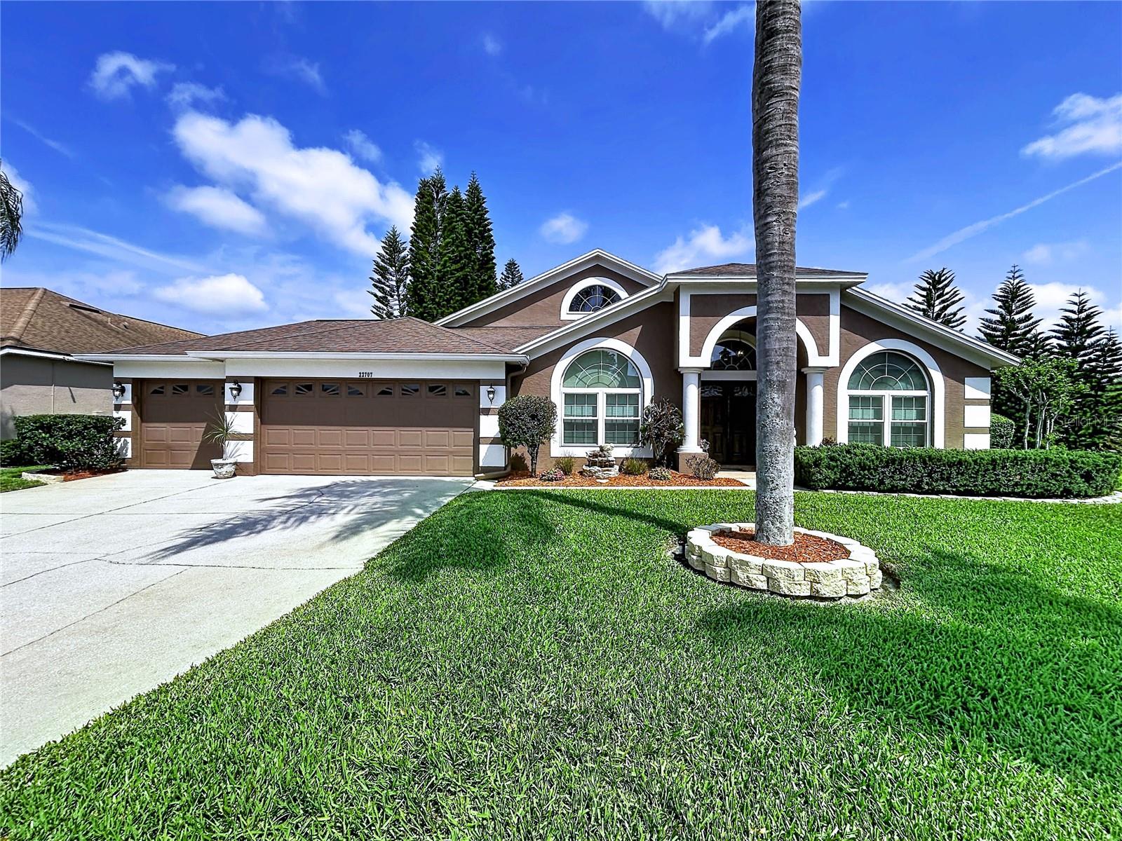 Image 4 of 50 For 22707 Laureldale Drive