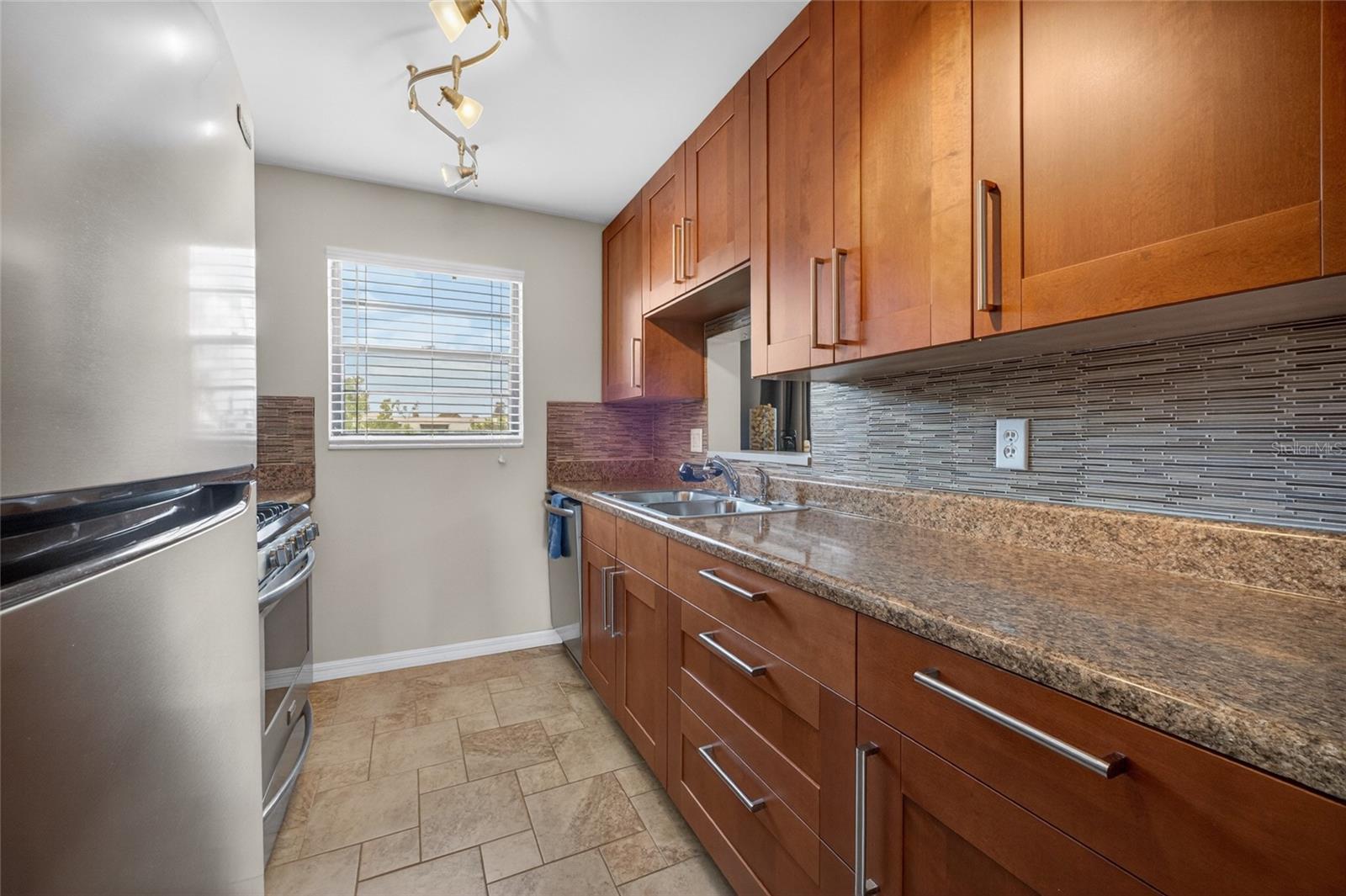 Image 7 of 32 For 6080 80 Street N 409