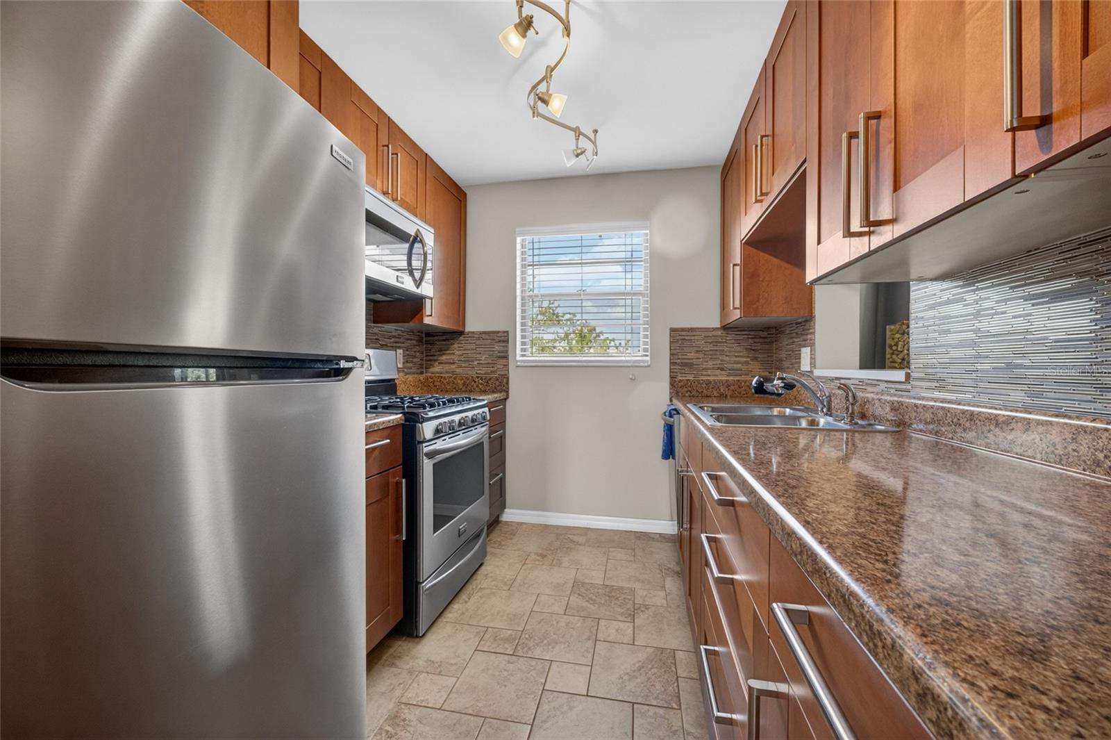 Image 8 of 32 For 6080 80 Street N 409