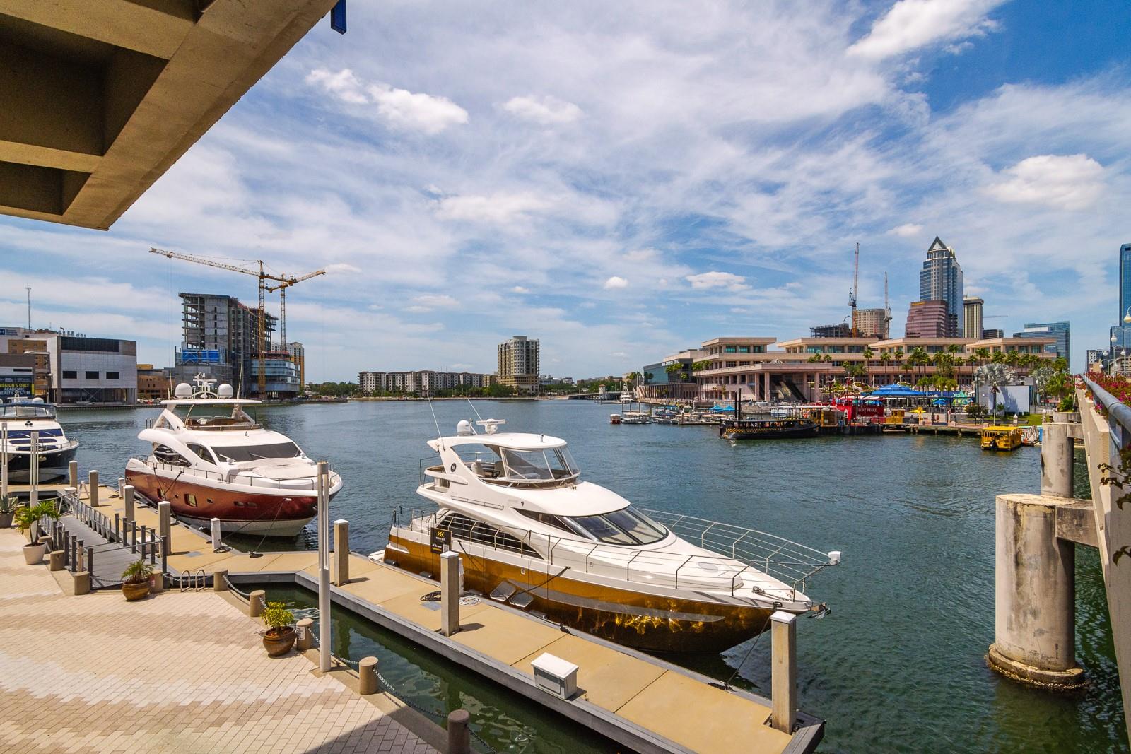 Image 35 of 43 For 700 Harbour Island Boulevard 810