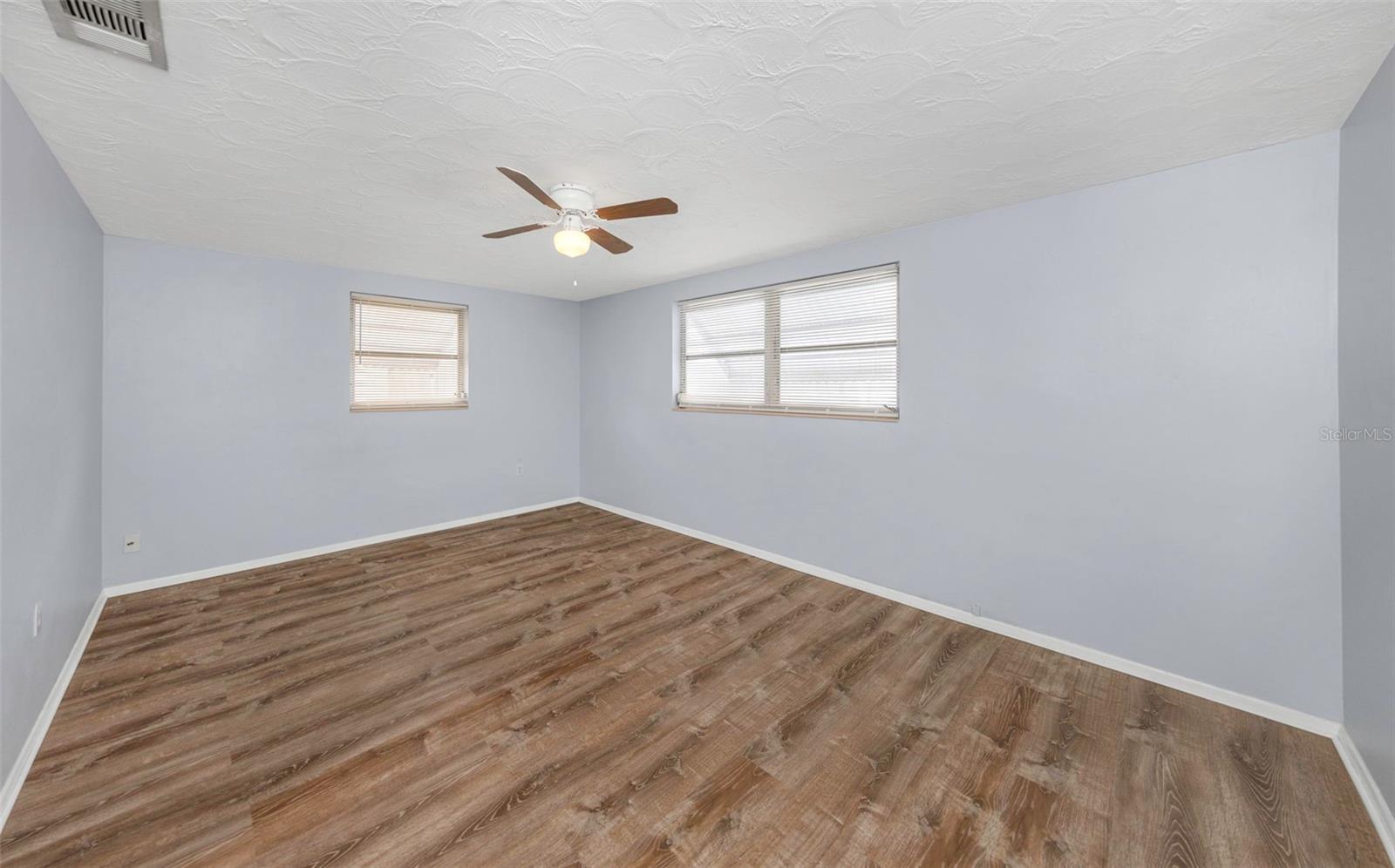 Image 17 of 31 For 5804 Bantam Avenue