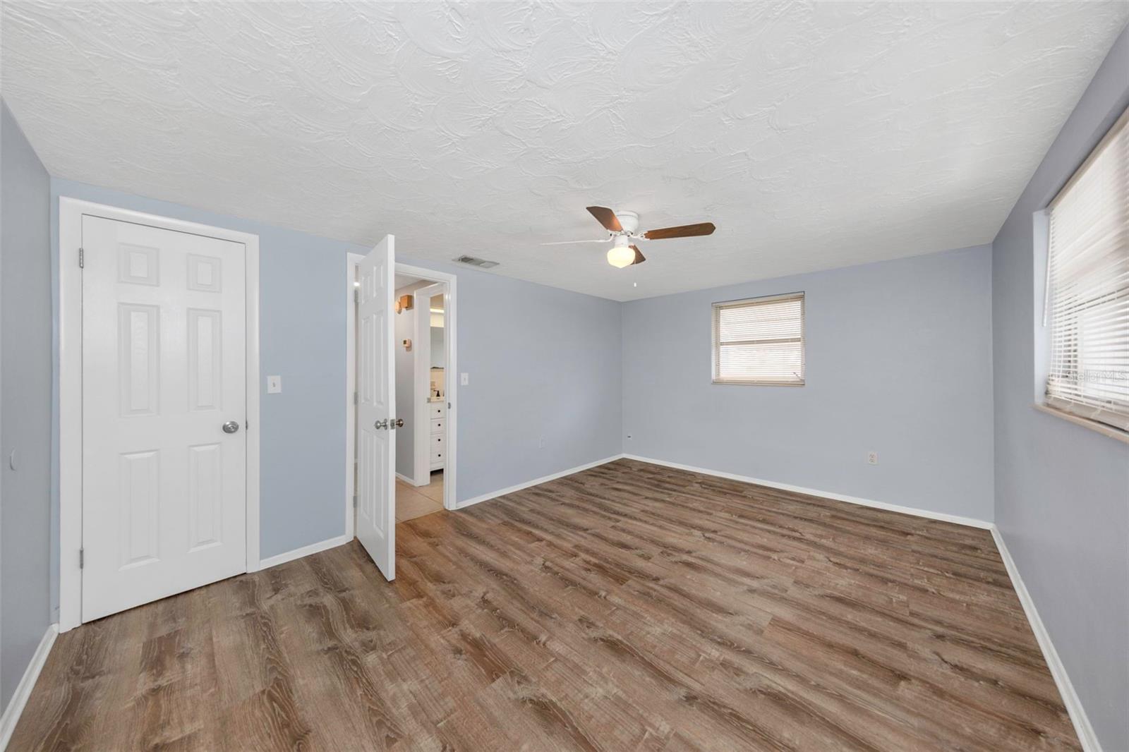 Image 18 of 31 For 5804 Bantam Avenue