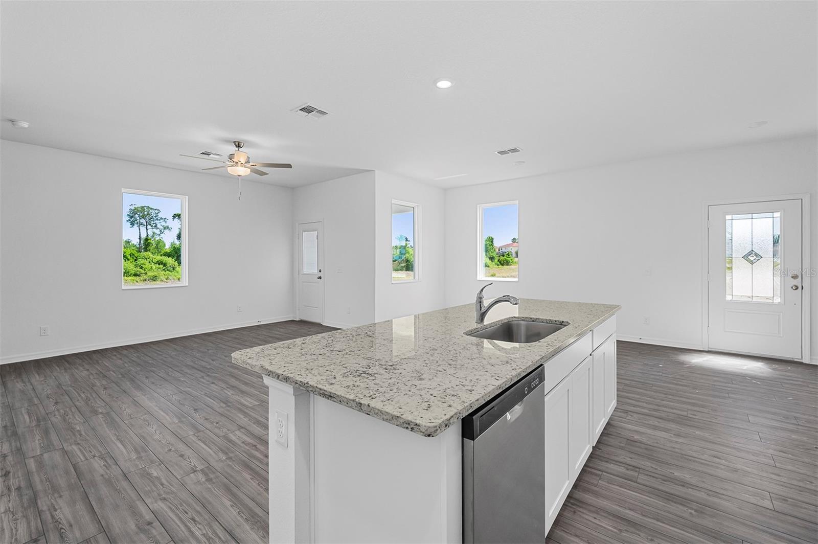 Image 8 of 20 For 564 Bay Leaf Drive