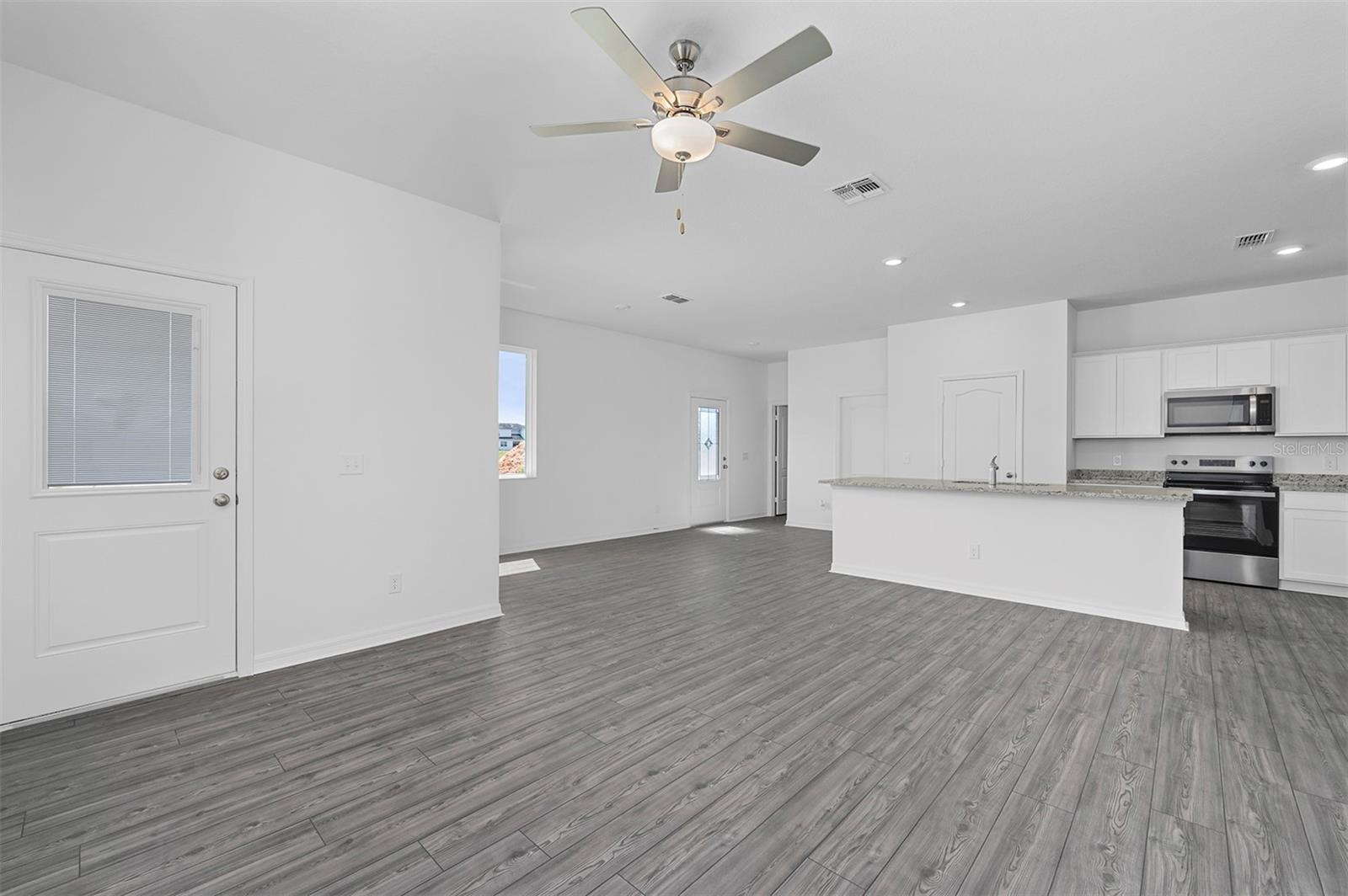 Image 9 of 20 For 564 Bay Leaf Drive
