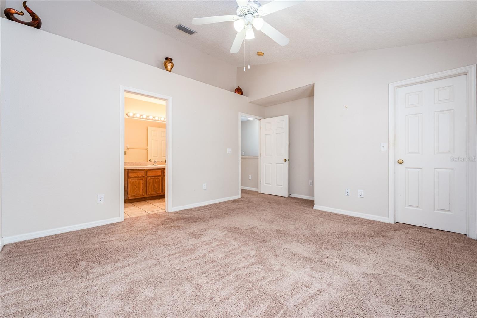 Image 18 of 30 For 2118 Golden Oak Ln