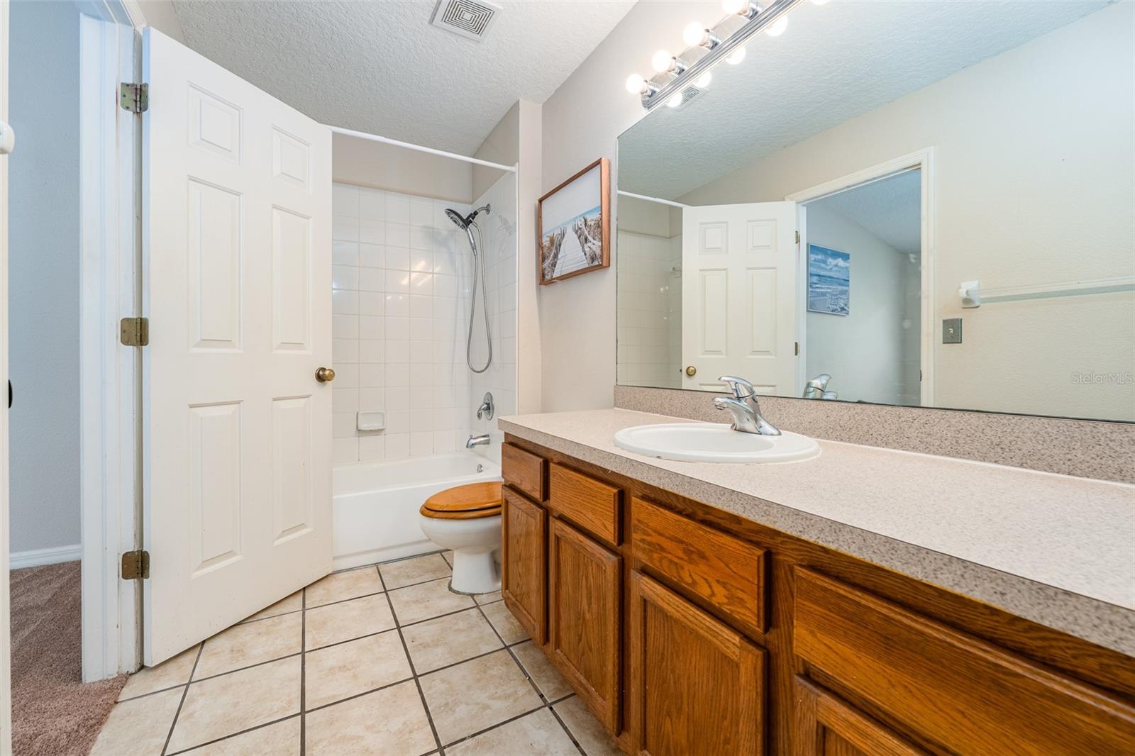 Image 19 of 30 For 2118 Golden Oak Ln