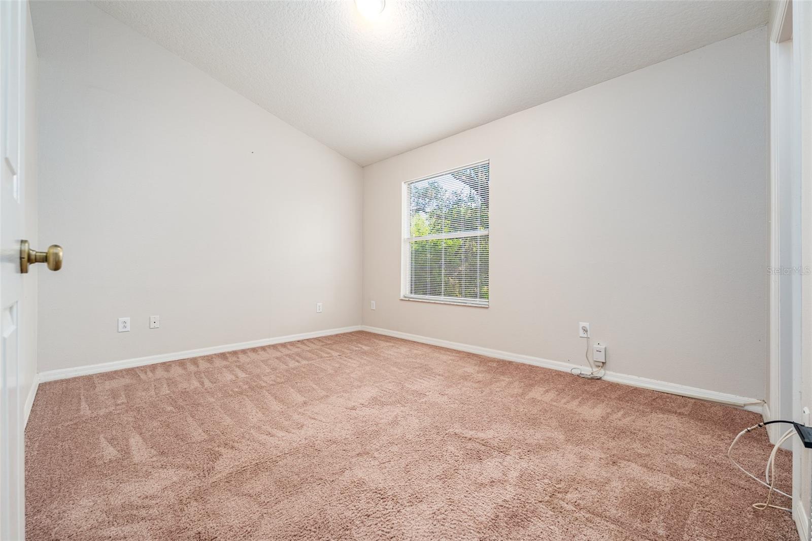 Image 21 of 30 For 2118 Golden Oak Ln