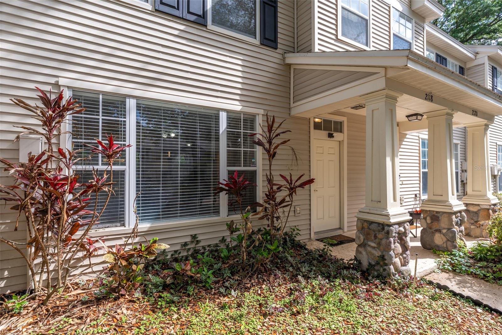 Image 4 of 30 For 2118 Golden Oak Ln