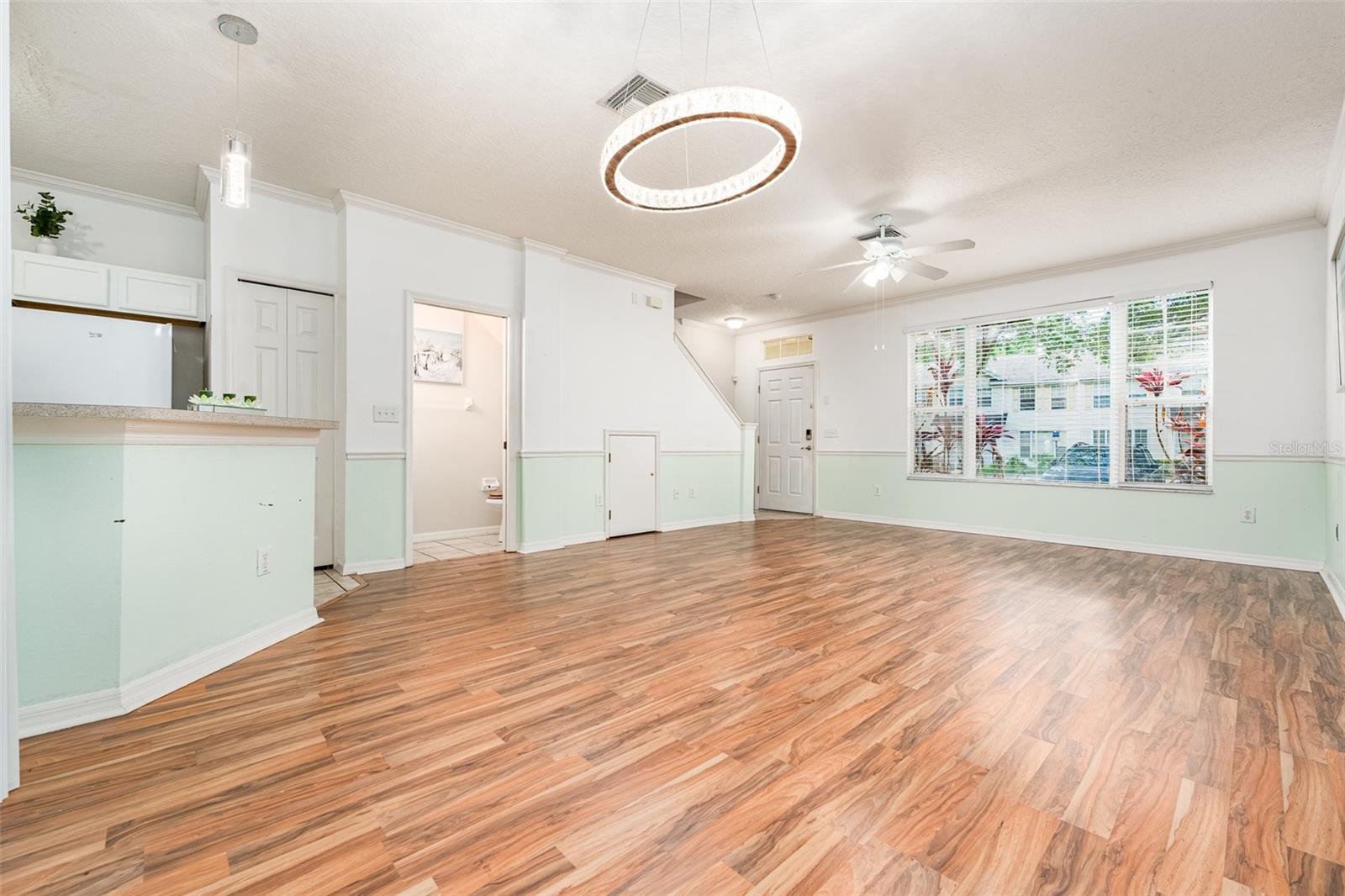 Image 8 of 30 For 2118 Golden Oak Ln