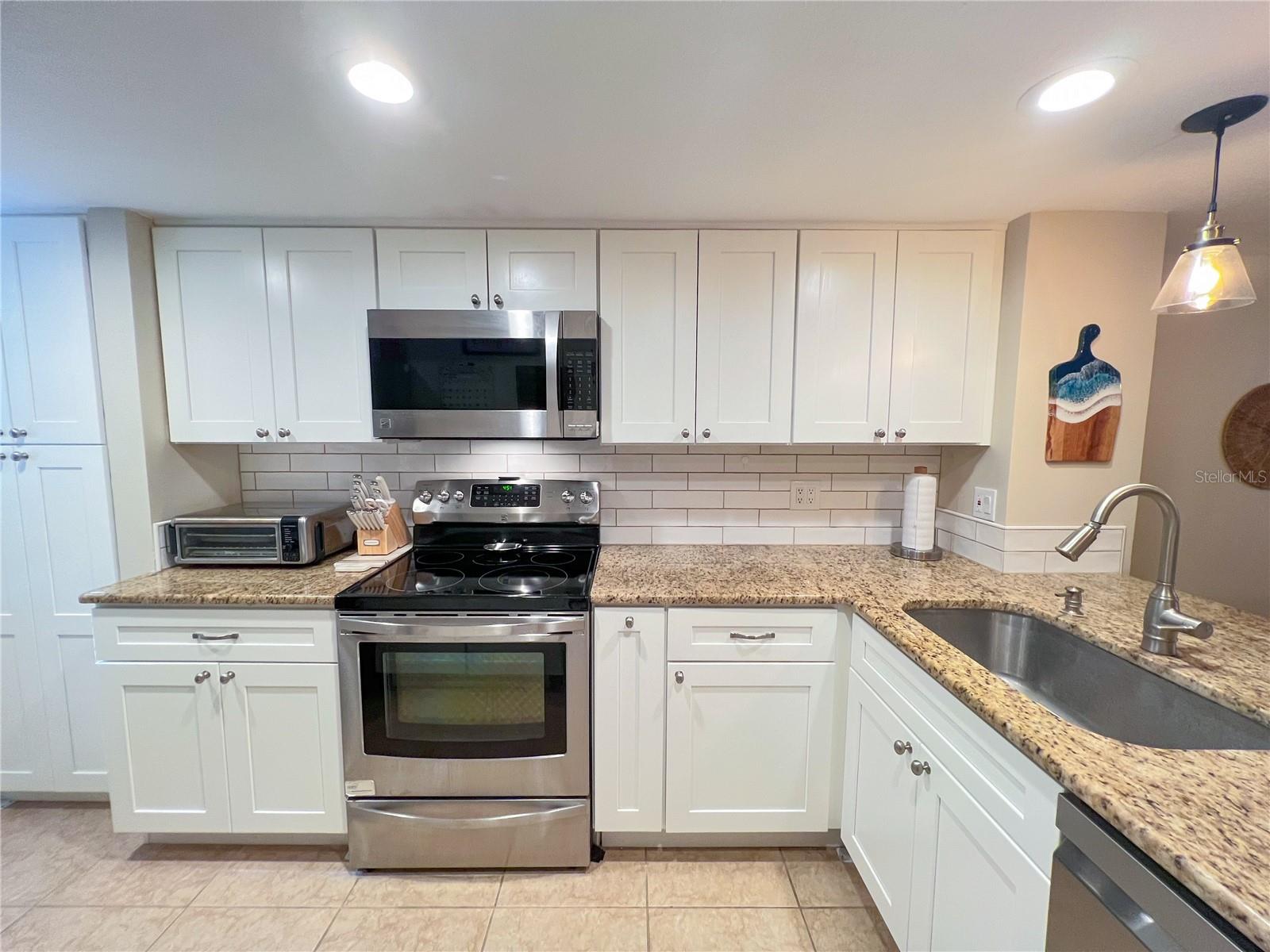 Image 3 of 19 For 6721 121st Avenue E