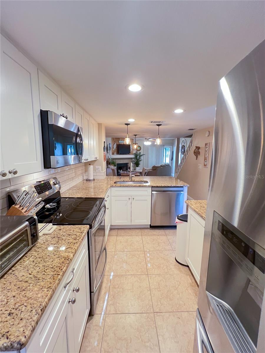 Image 4 of 19 For 6721 121st Avenue E