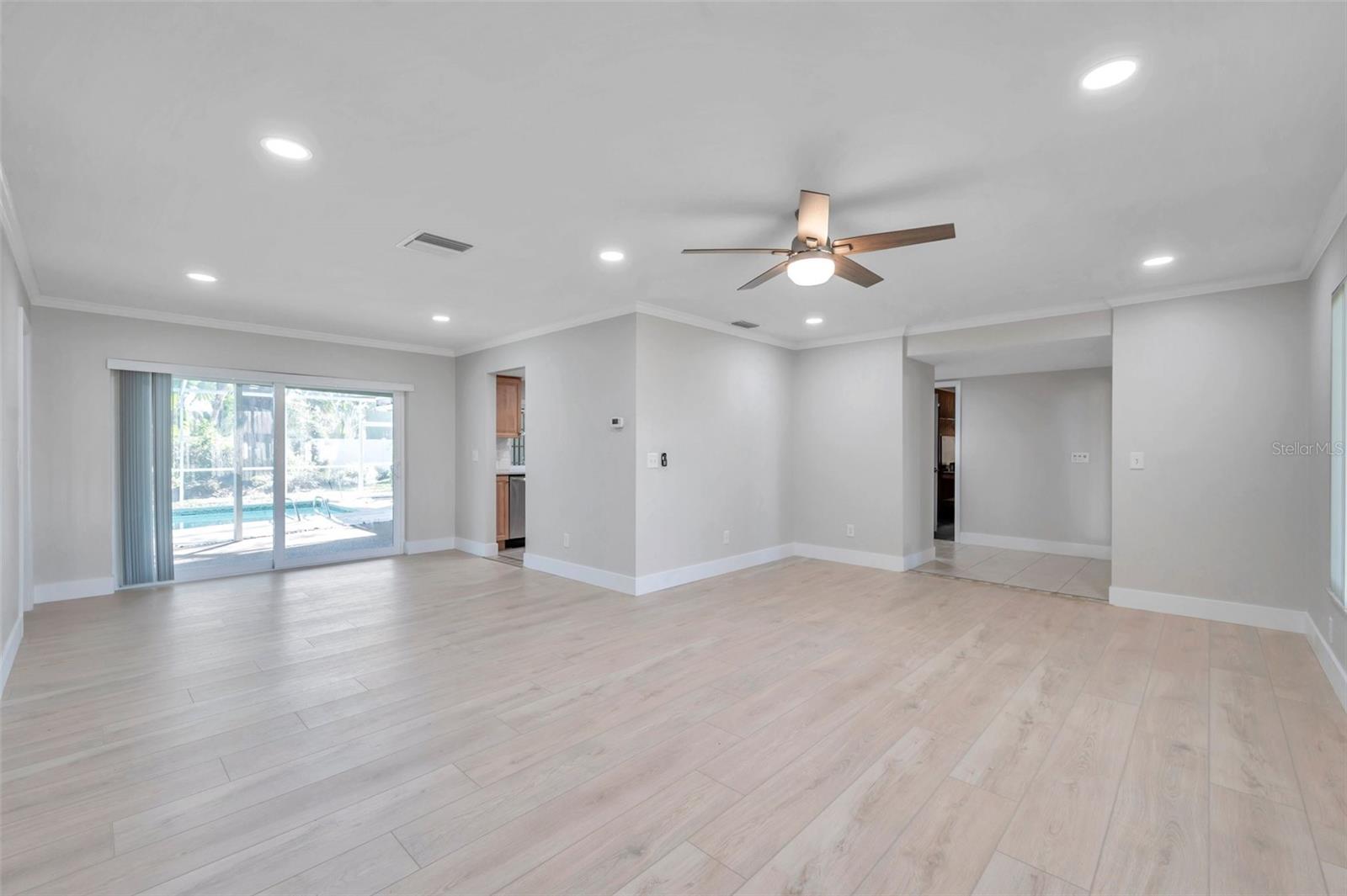 Image 10 of 60 For 8789 Maplewood Road