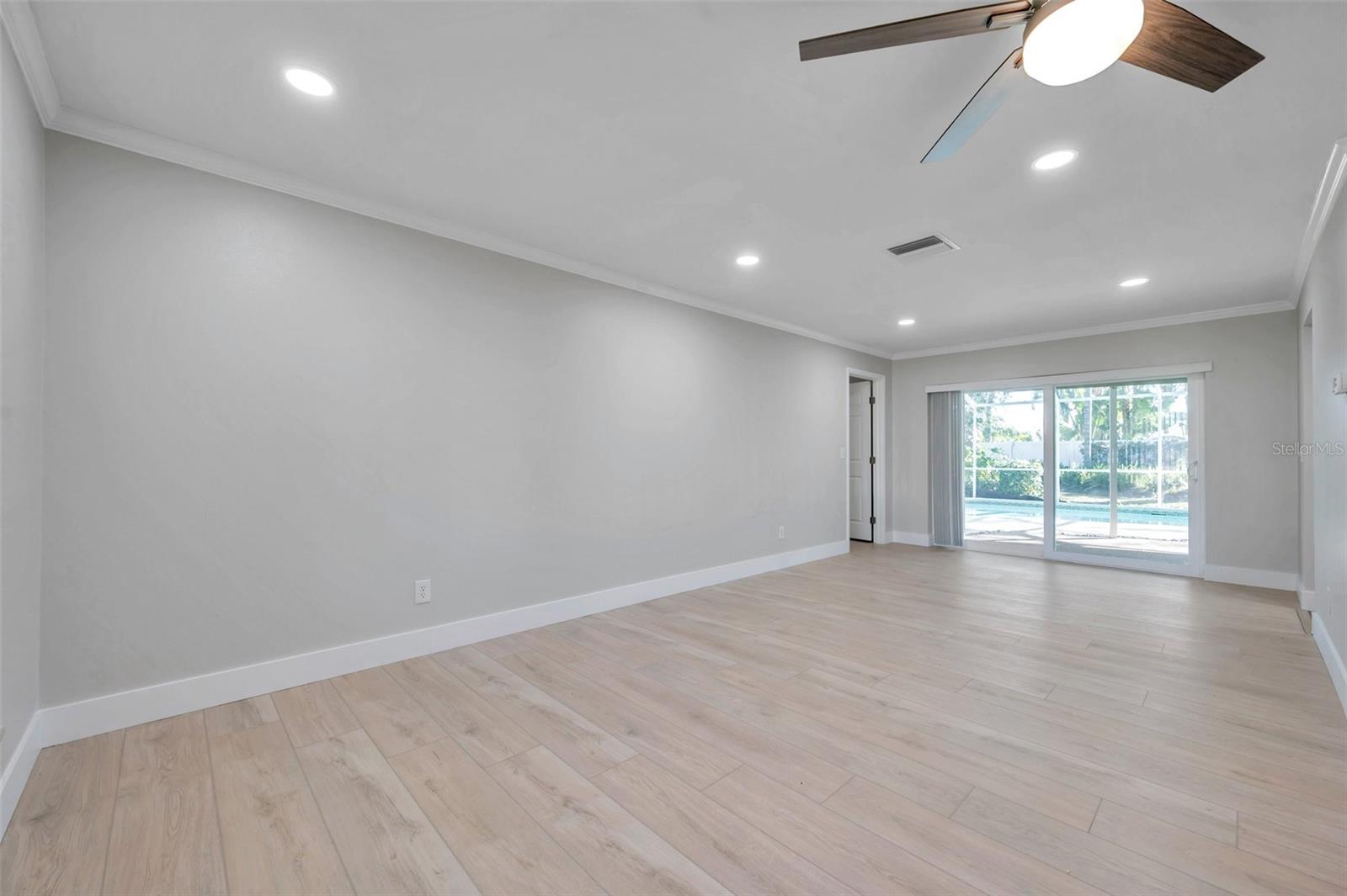 Image 11 of 60 For 8789 Maplewood Road