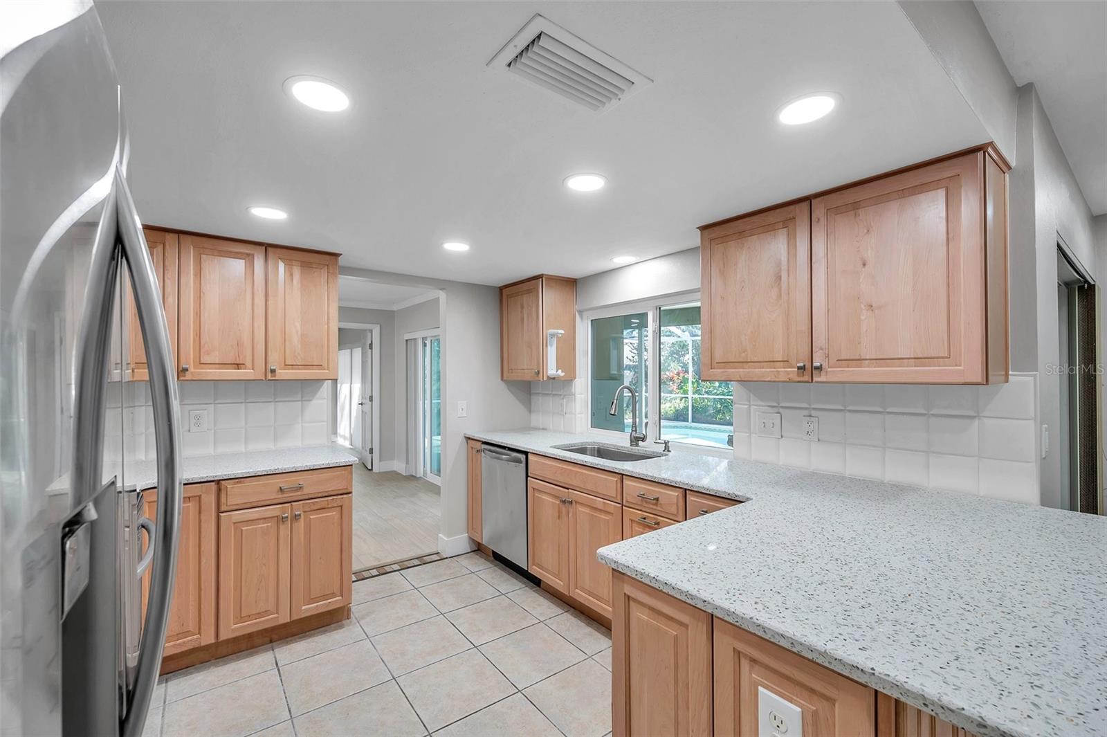 Image 20 of 60 For 8789 Maplewood Road