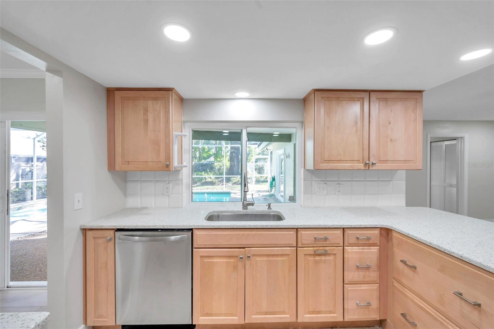 Image 21 of 60 For 8789 Maplewood Road