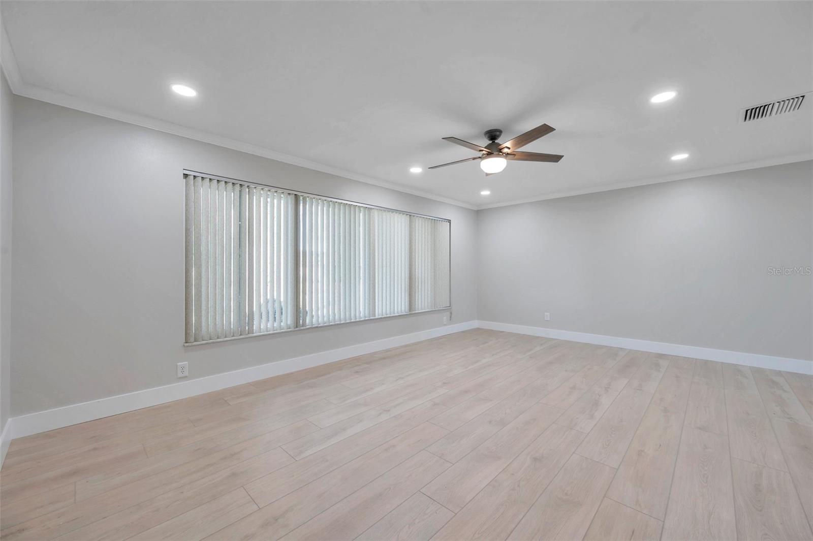 Image 8 of 60 For 8789 Maplewood Road