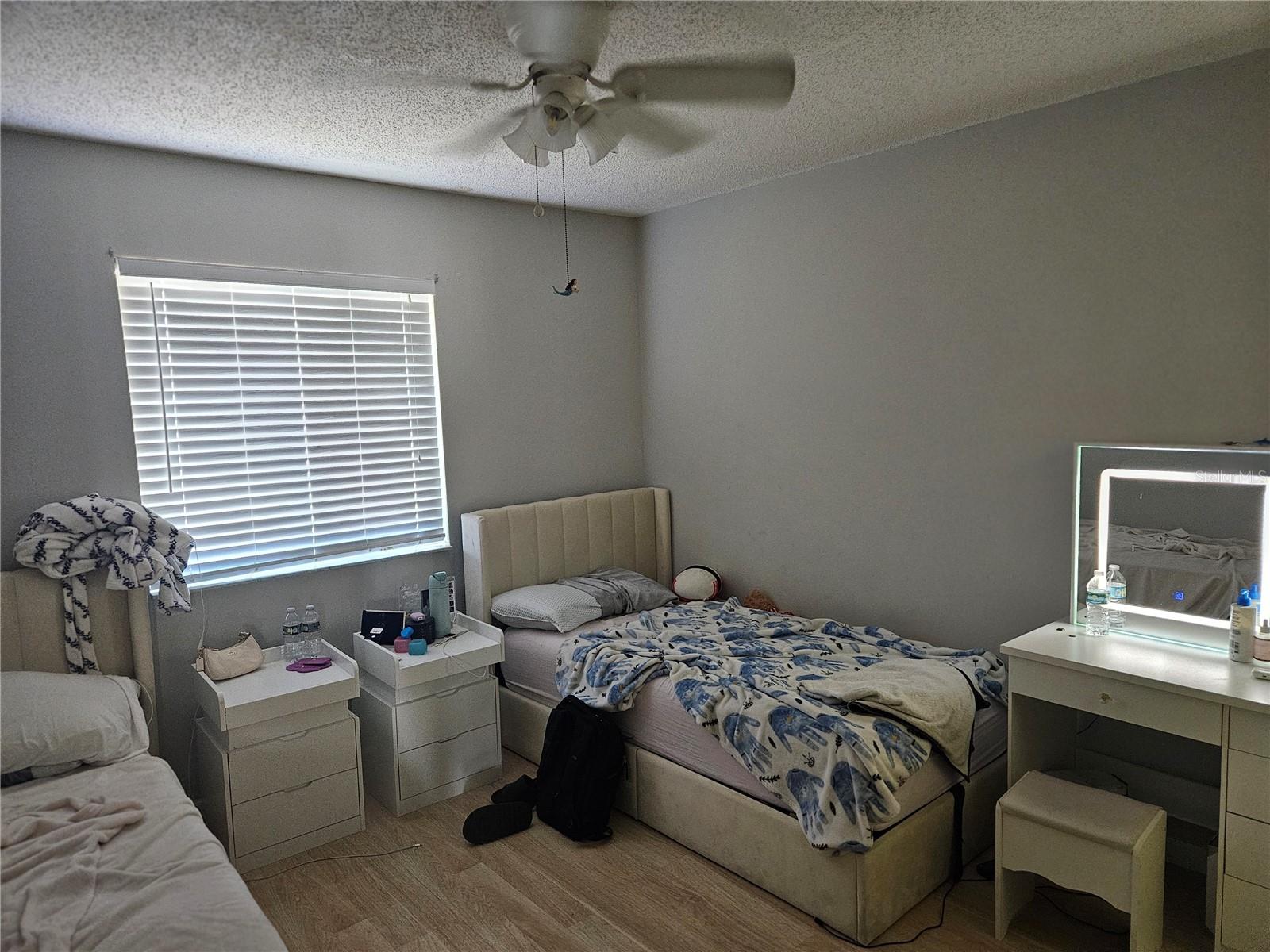 Image 6 of 8 For 2900 Grovewood Boulevard E C