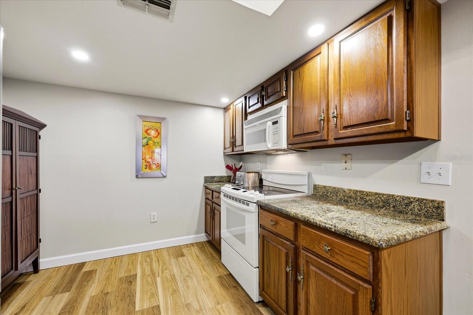 Image 13 of 57 For 2593 Countryside Boulevard 7301