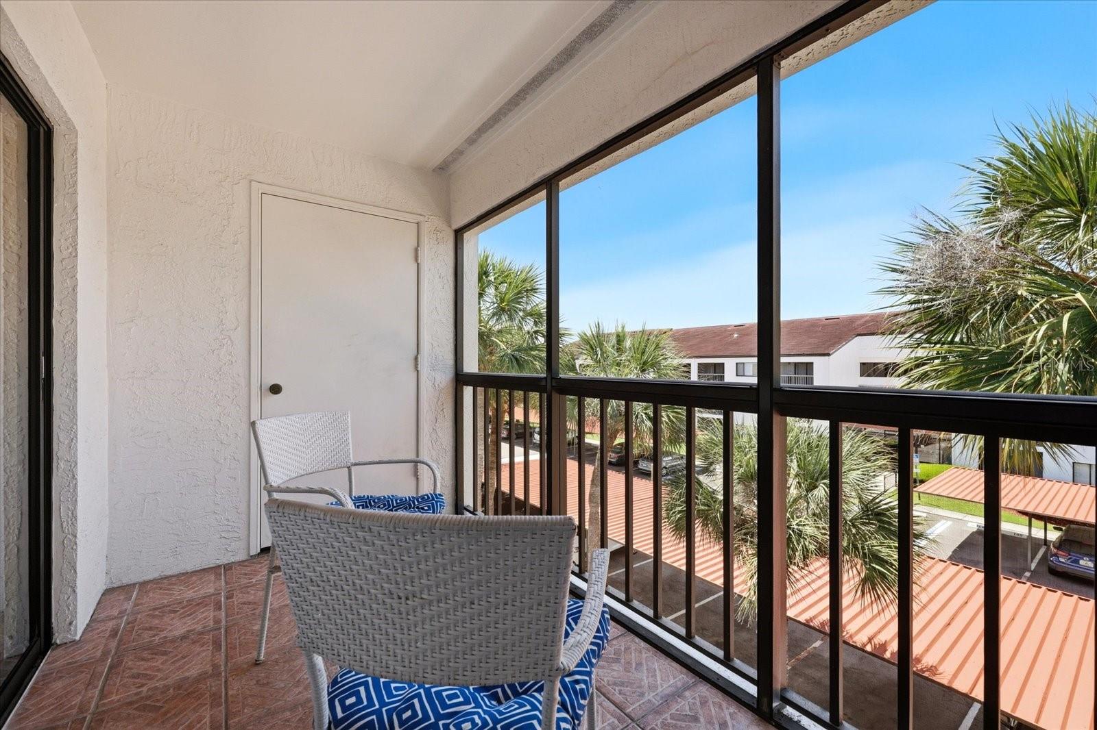 Image 22 of 57 For 2593 Countryside Boulevard 7301