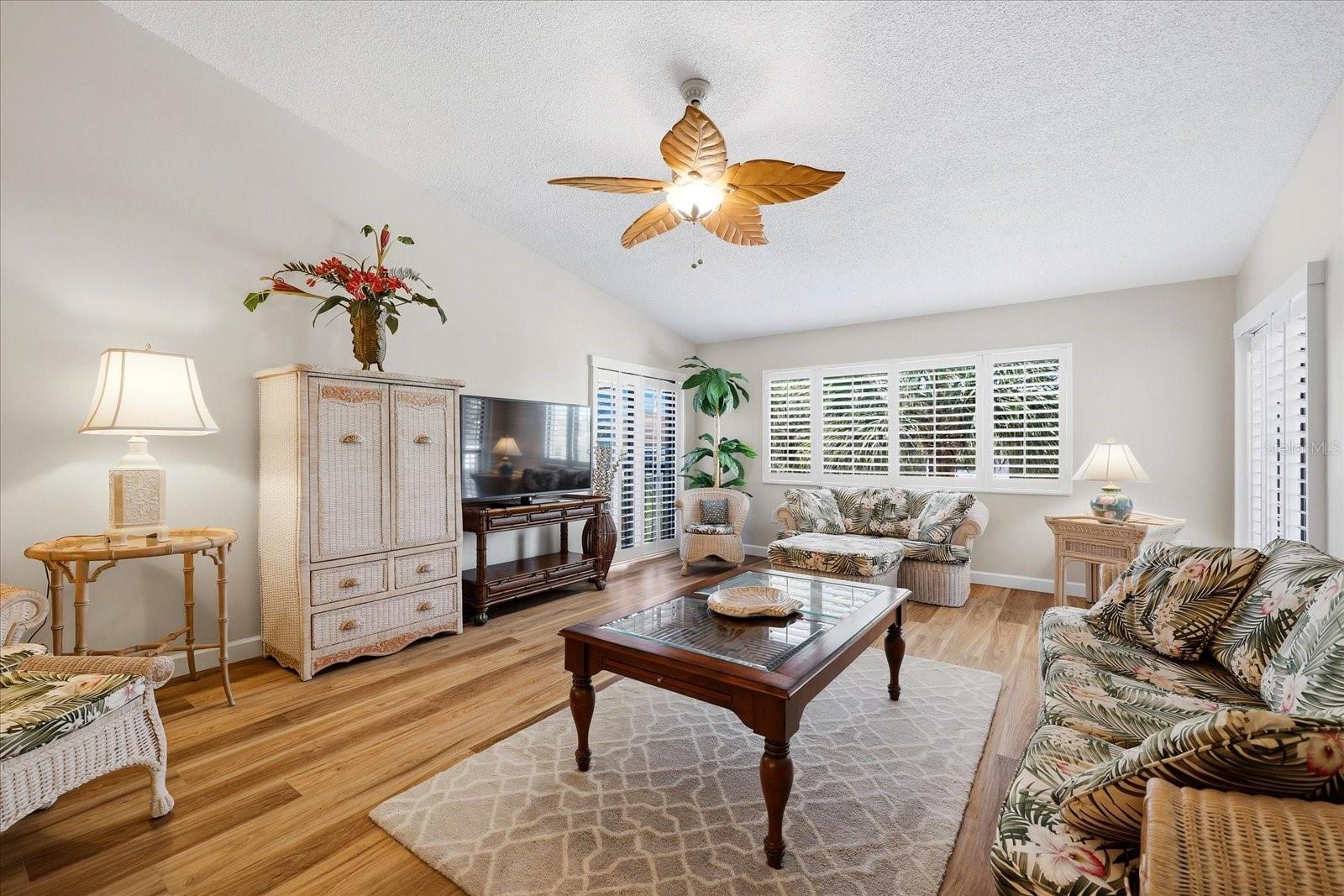 Image 6 of 57 For 2593 Countryside Boulevard 7301