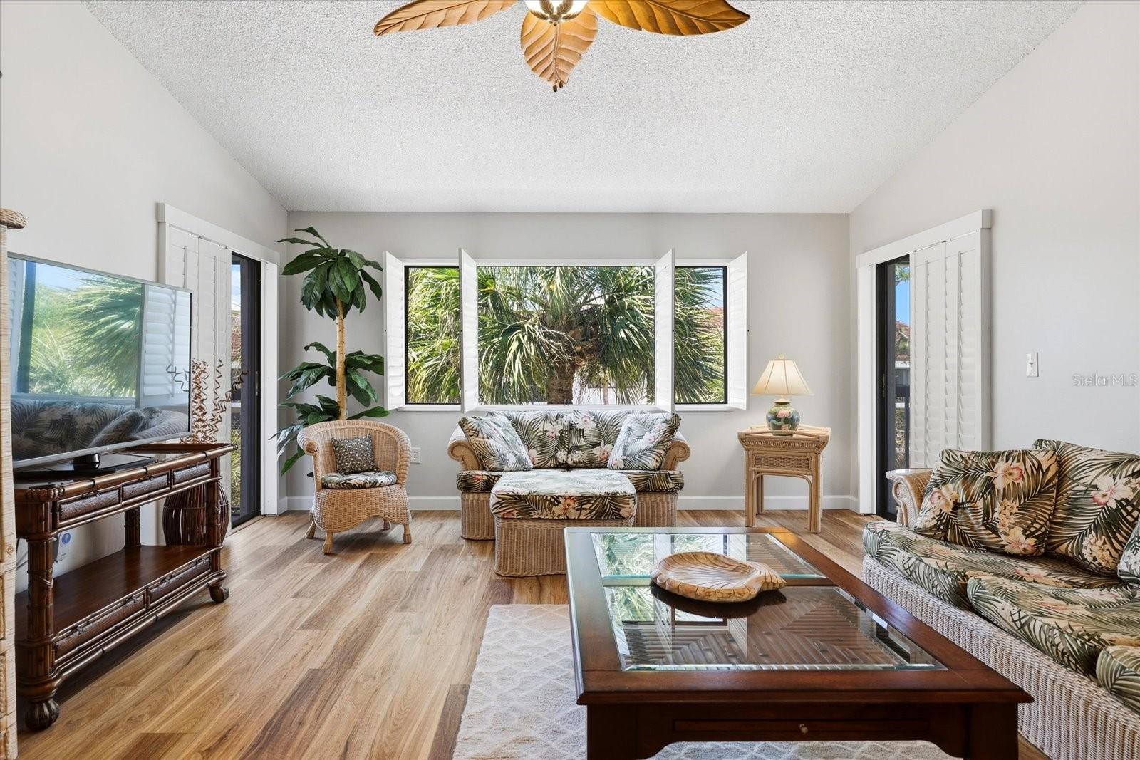 Image 9 of 57 For 2593 Countryside Boulevard 7301