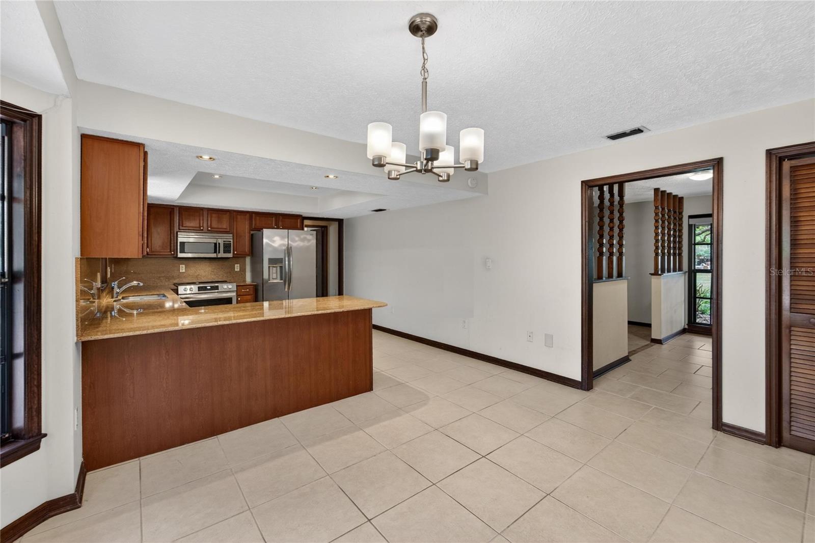 Listing photo id 12 for 12506 Shadow Run Boulevard