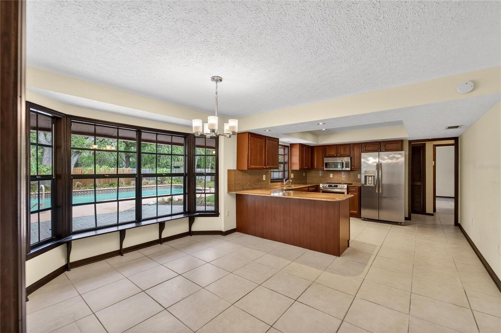 Listing photo id 13 for 12506 Shadow Run Boulevard