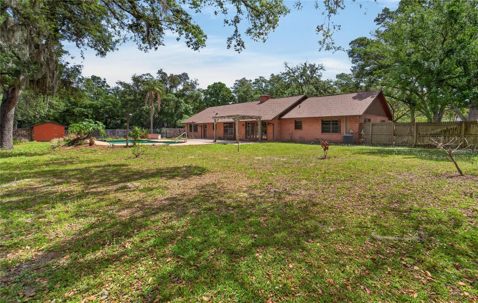 Listing photo id 2 for 12506 Shadow Run Boulevard