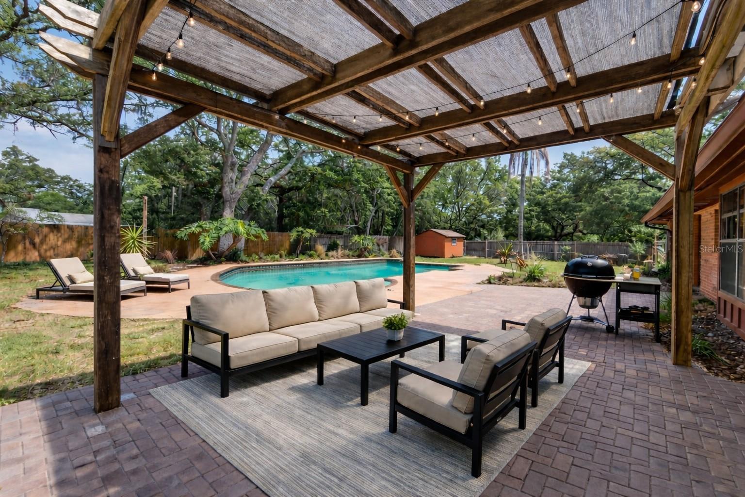 Listing photo id 5 for 12506 Shadow Run Boulevard