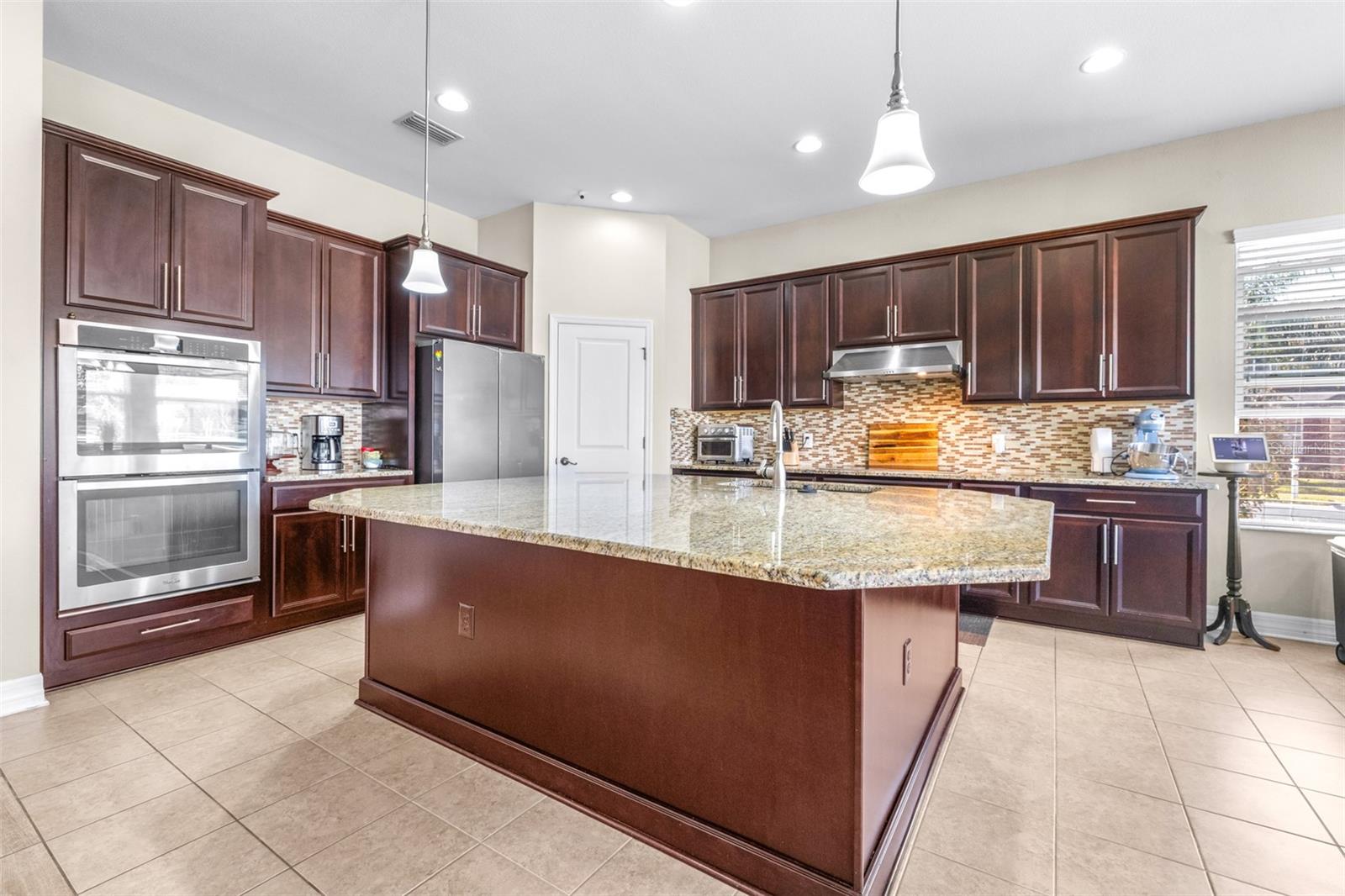 Image 17 of 67 For 2397 Gwynhurst Boulevard