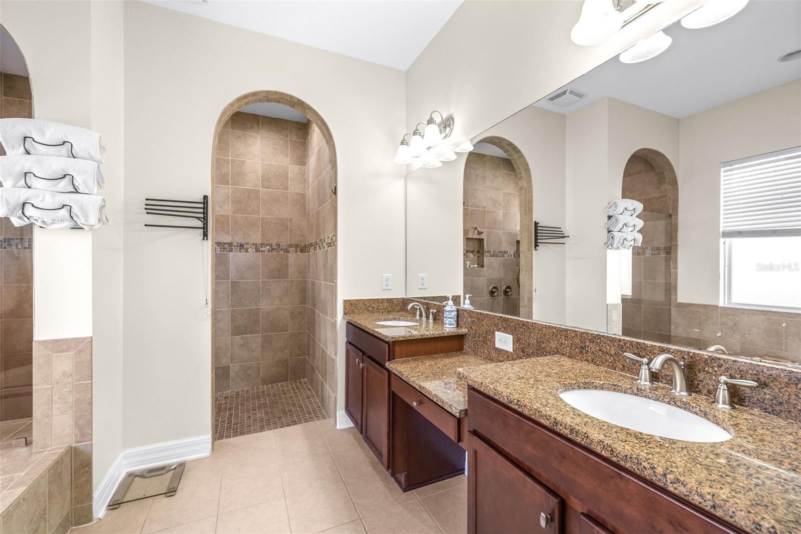 Image 26 of 67 For 2397 Gwynhurst Boulevard