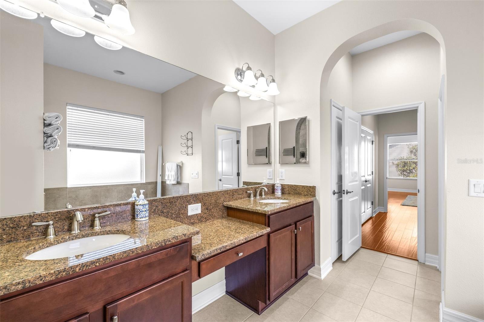 Image 27 of 67 For 2397 Gwynhurst Boulevard