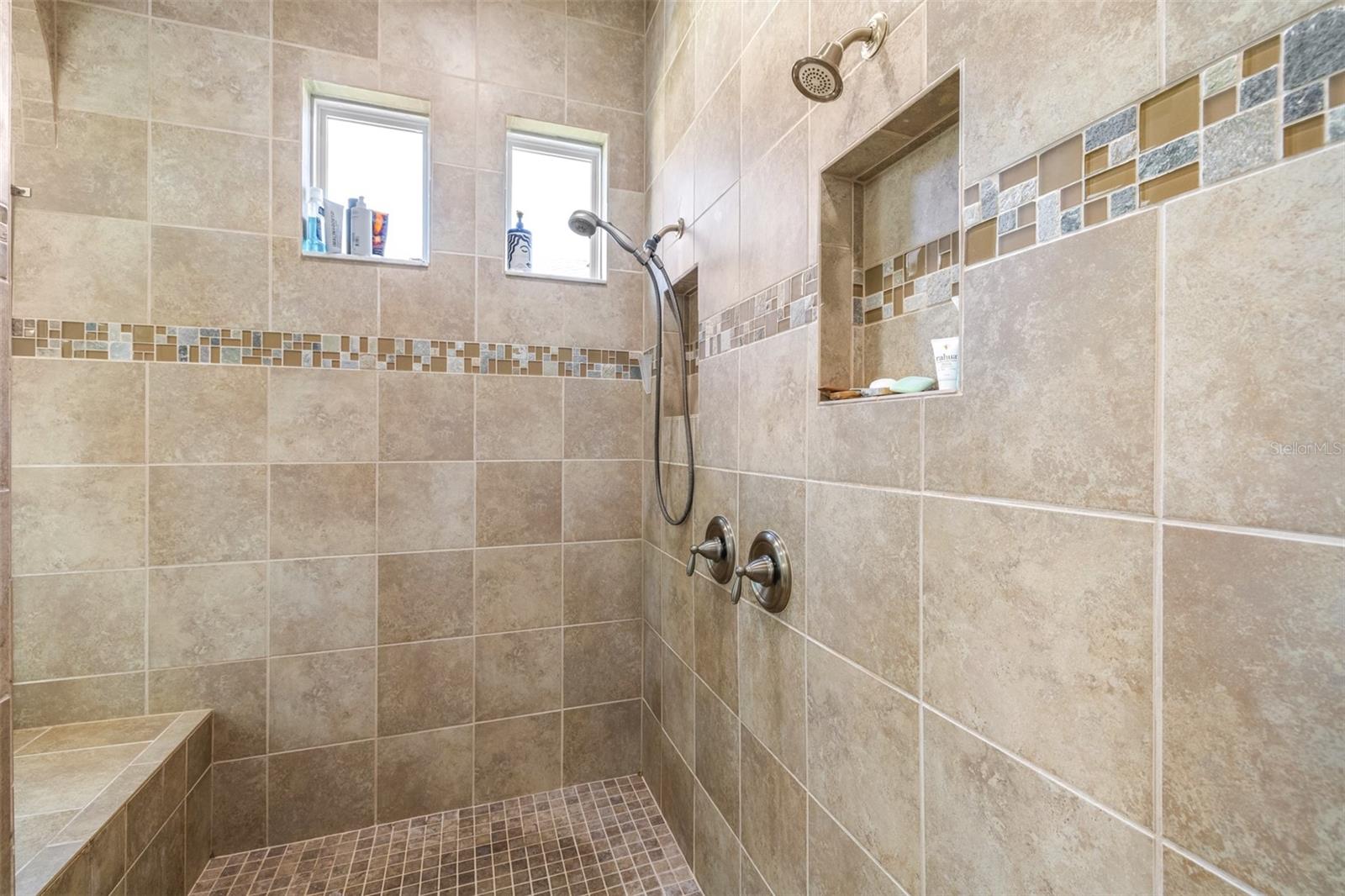 Image 29 of 67 For 2397 Gwynhurst Boulevard