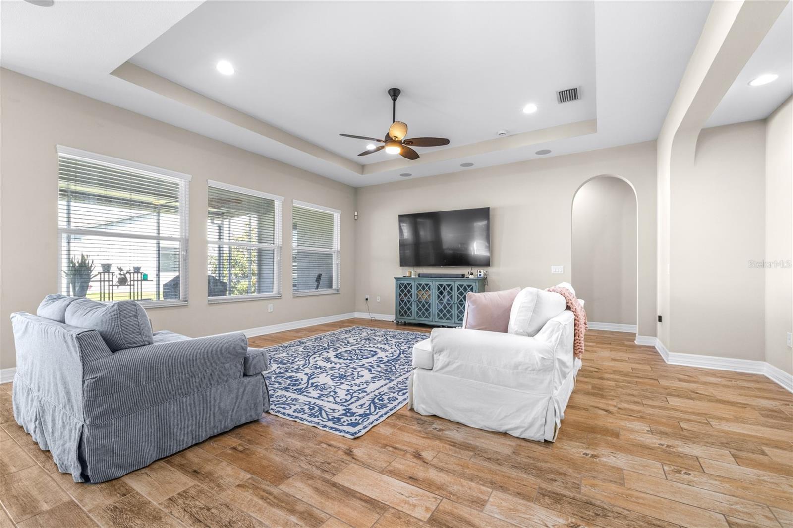 Image 9 of 67 For 2397 Gwynhurst Boulevard