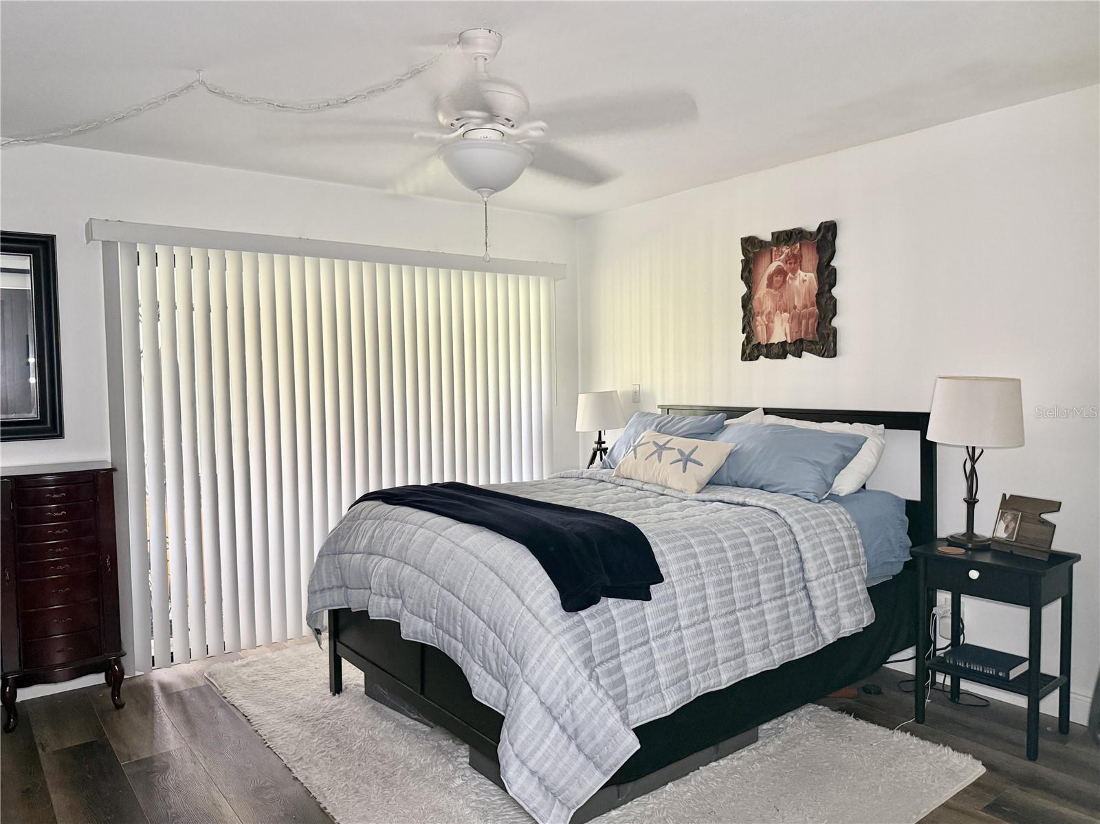 Image 18 of 40 For 207 Granada Court N