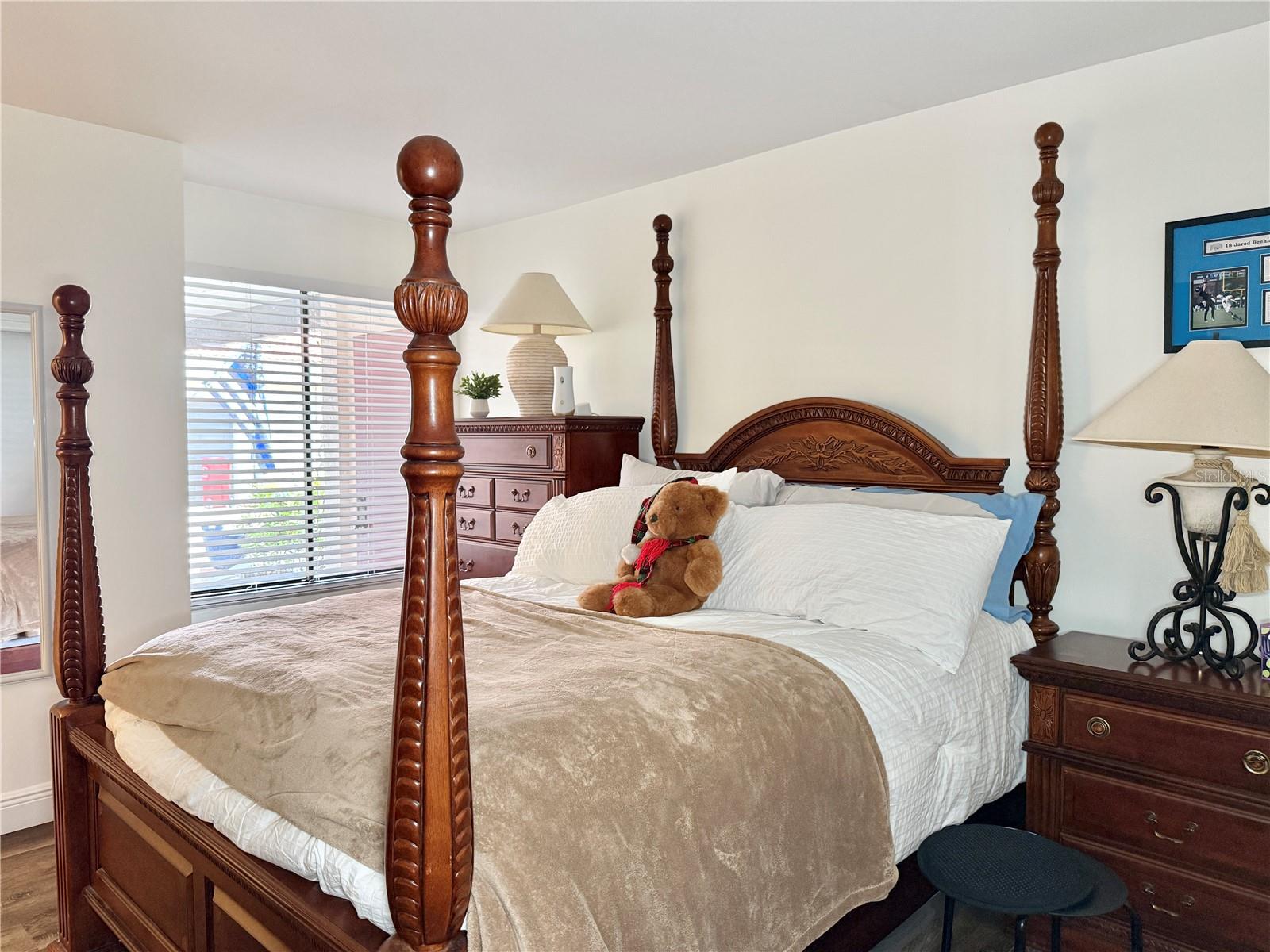 Image 24 of 40 For 207 Granada Court N