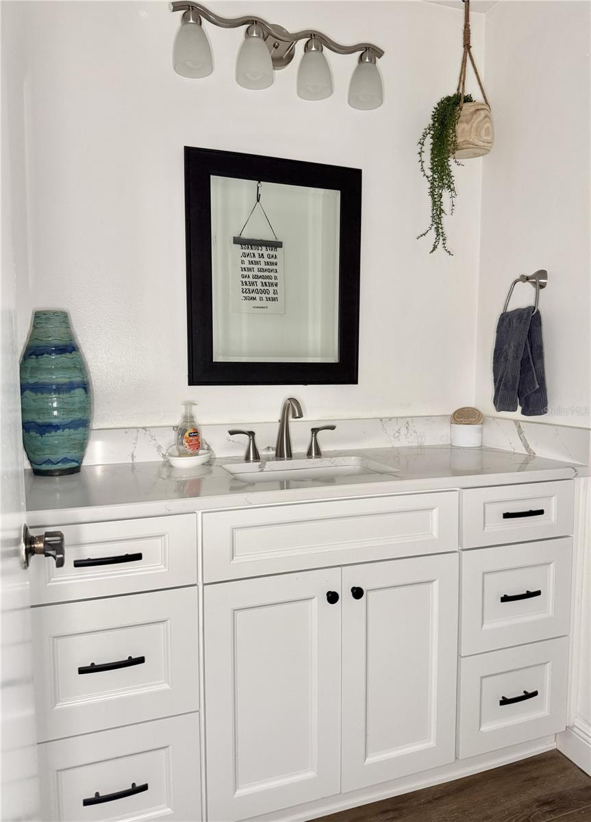 Image 25 of 40 For 207 Granada Court N